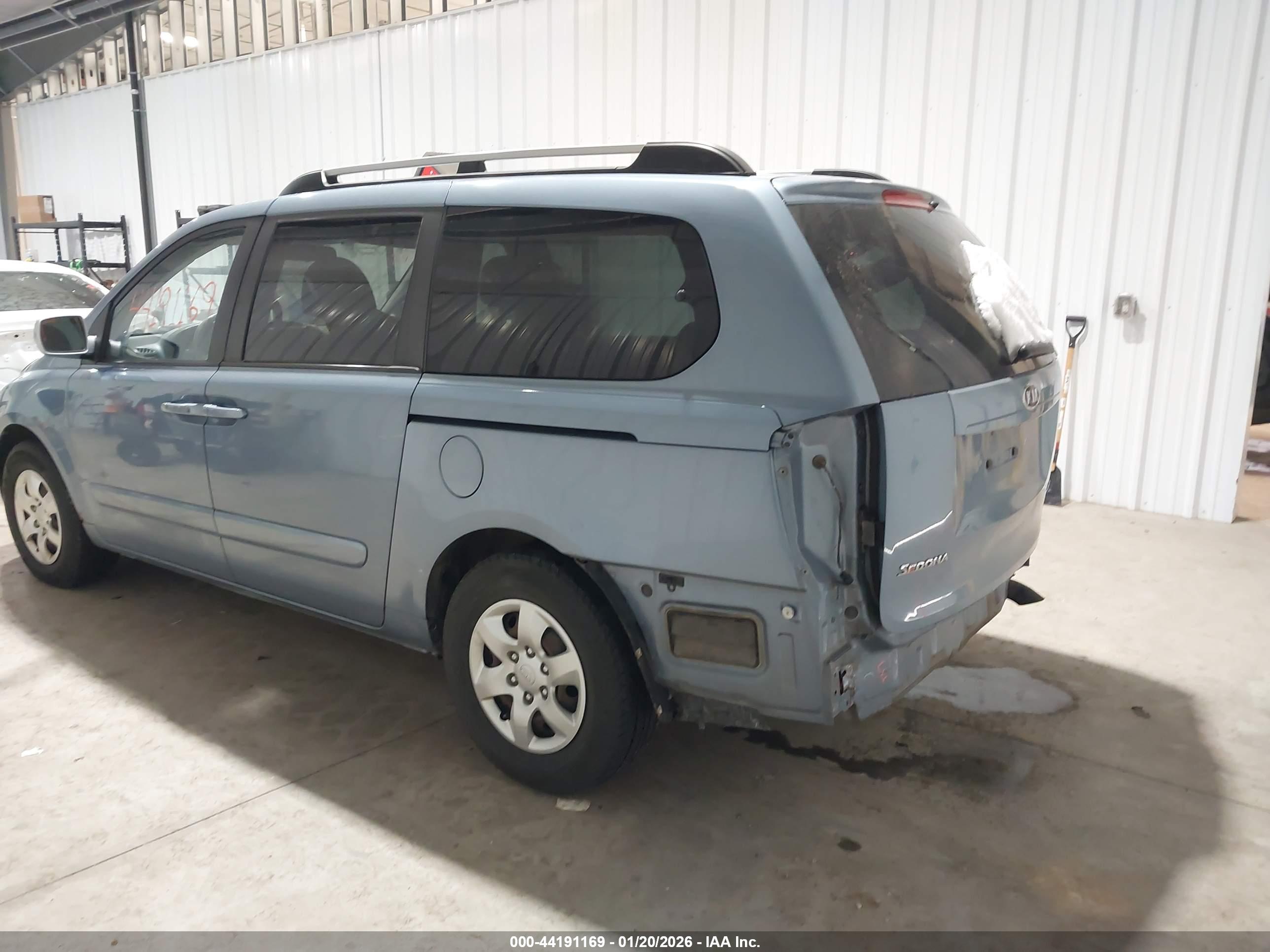 KIA SEDONA image 6