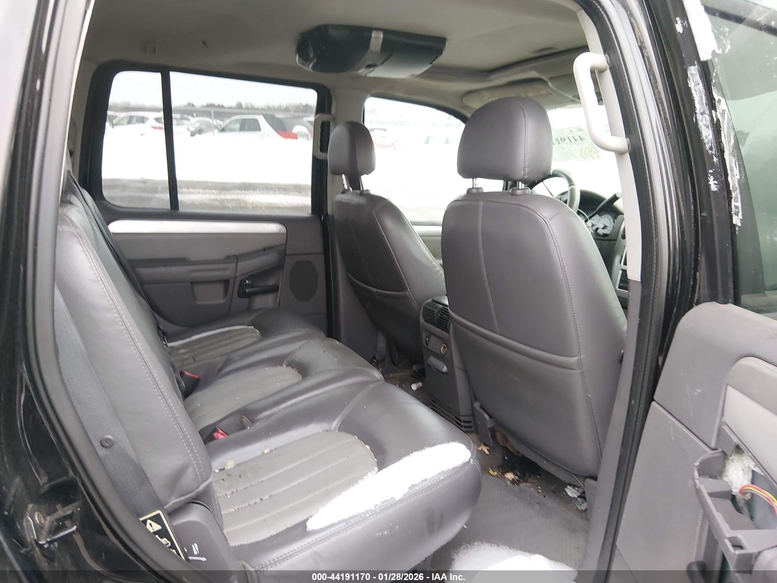MERCURY MOUNTAINEER image 8