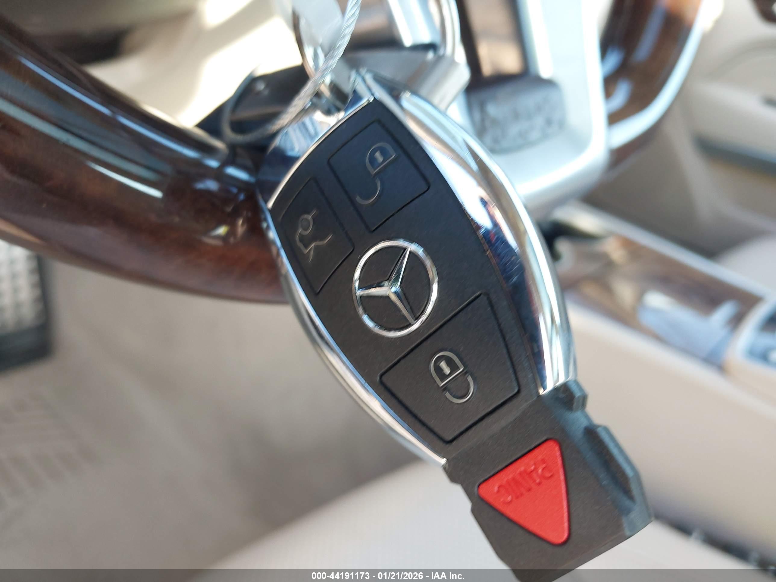 MERCEDES-BENZ E image 11