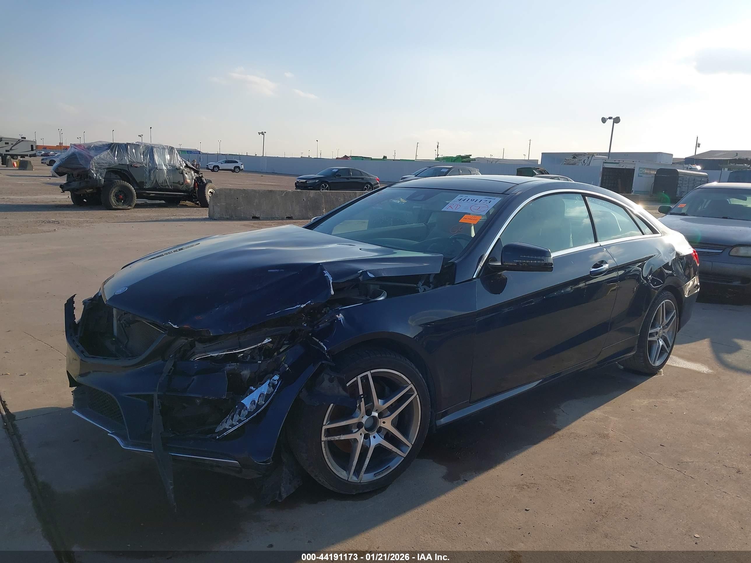 MERCEDES-BENZ E image 2