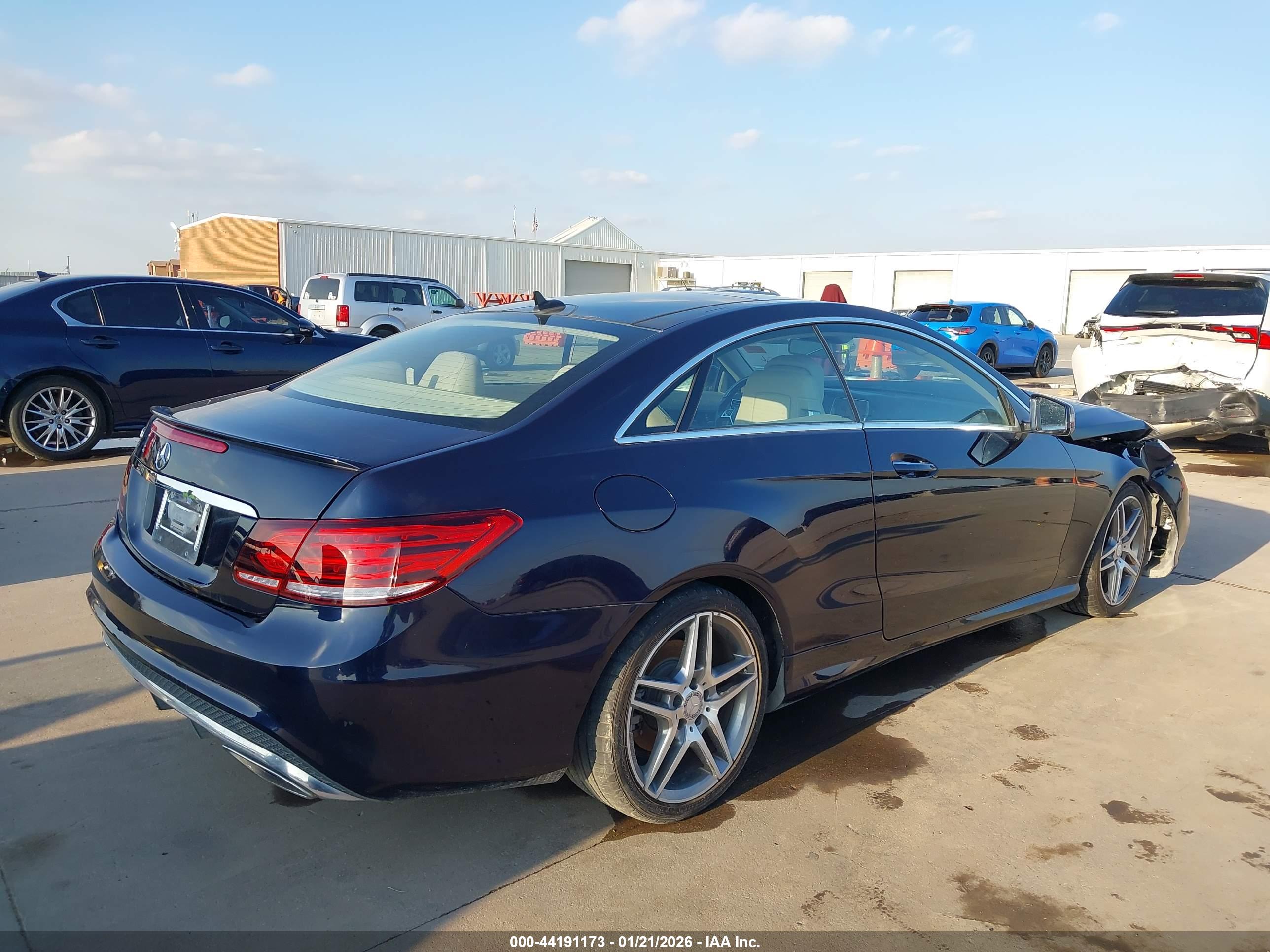 MERCEDES-BENZ E image 4