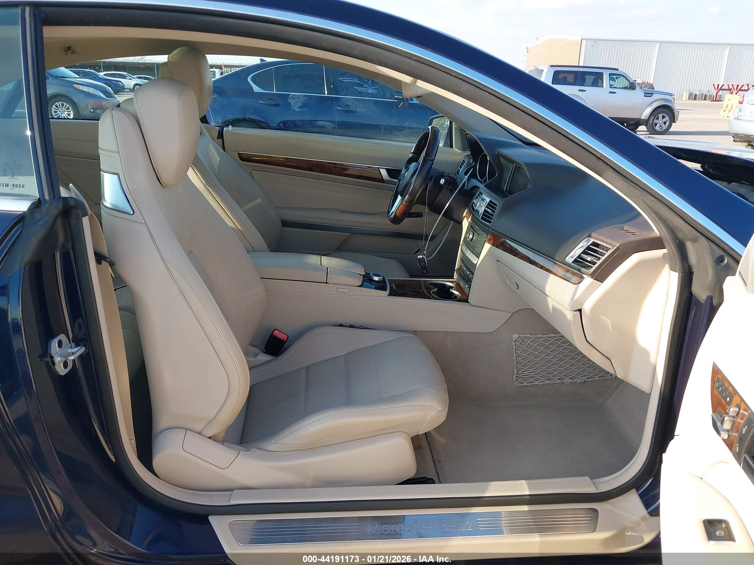 MERCEDES-BENZ E image 5