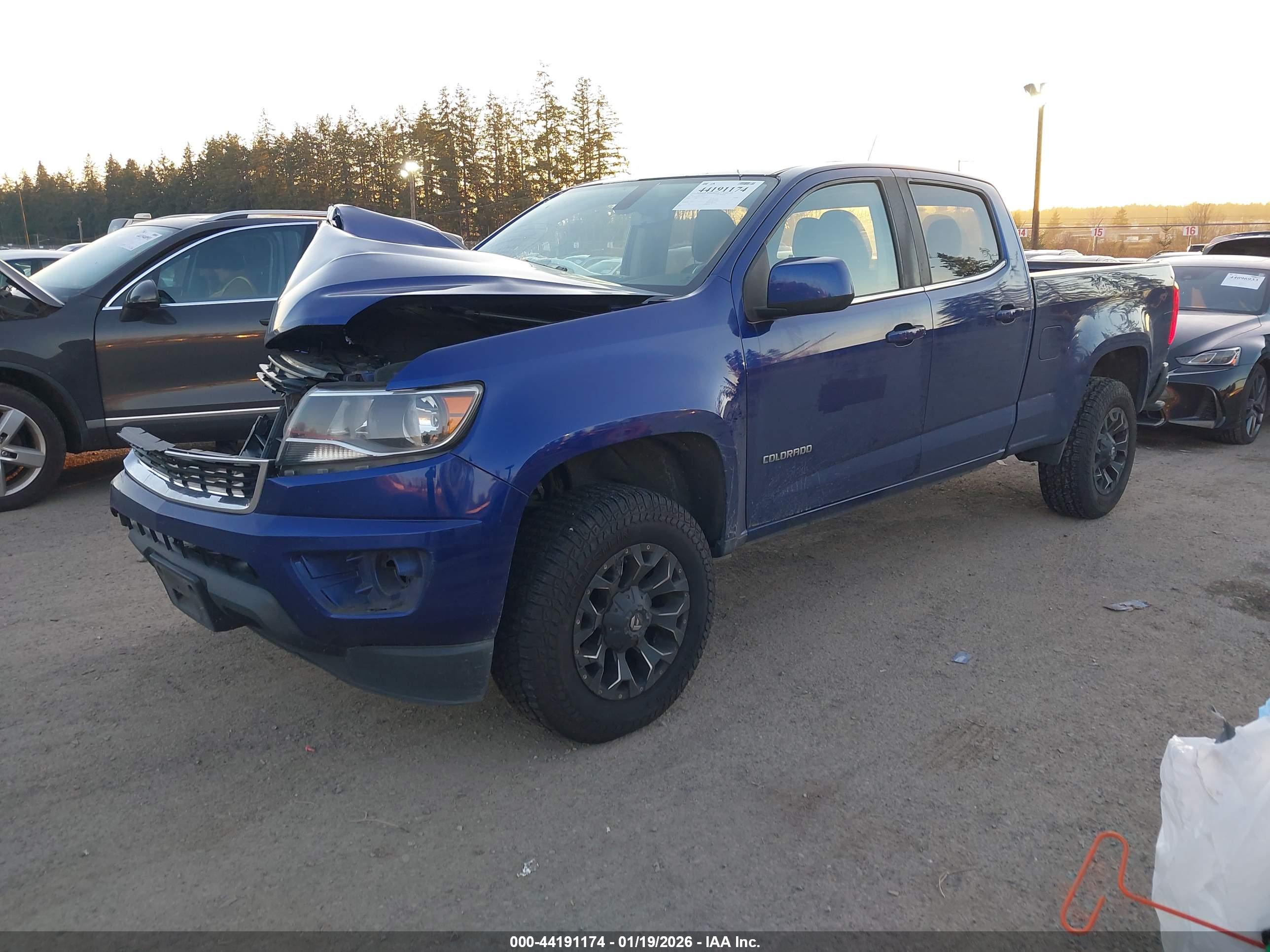 CHEVROLET COLORADO image 2