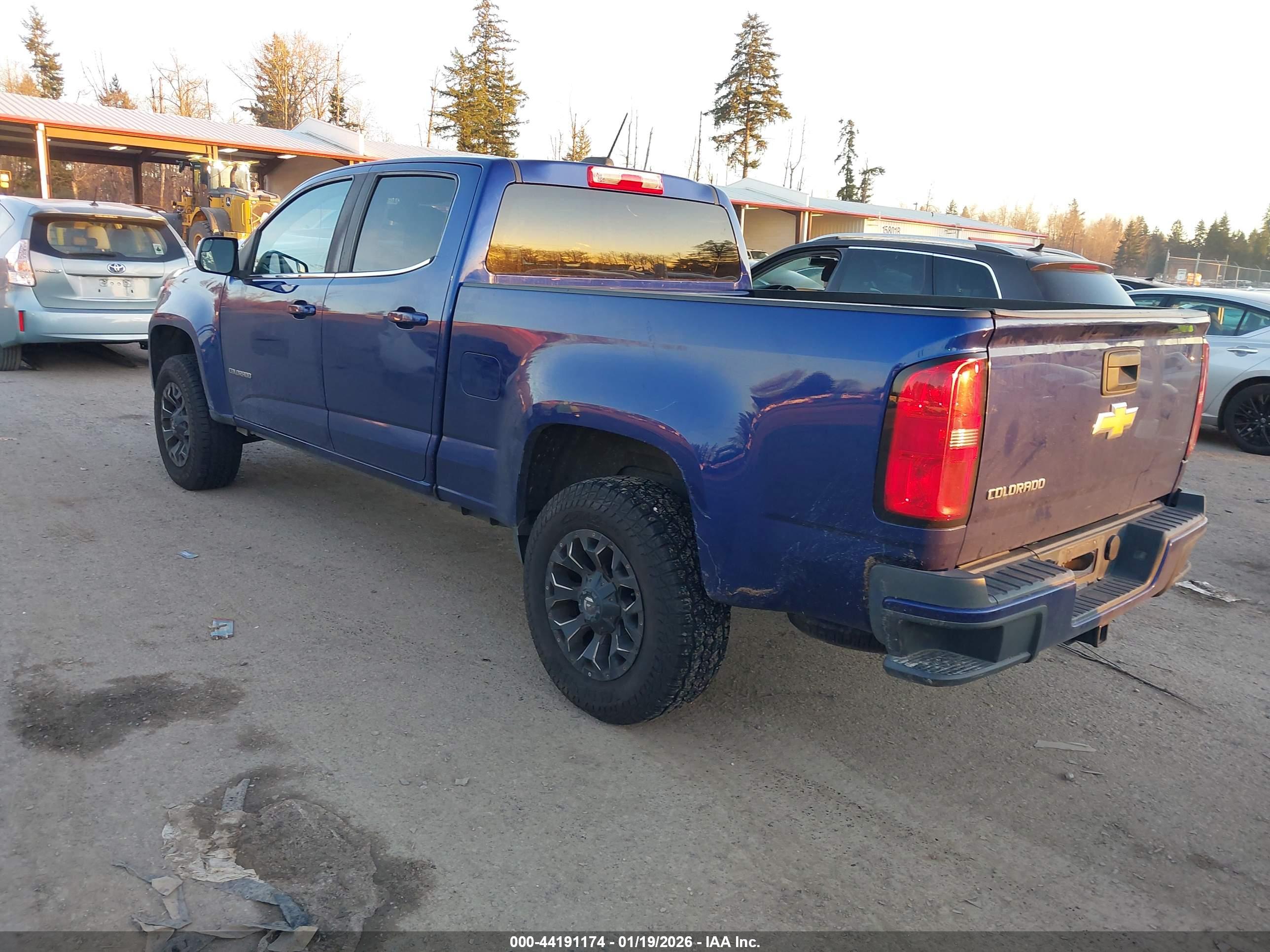 CHEVROLET COLORADO image 3