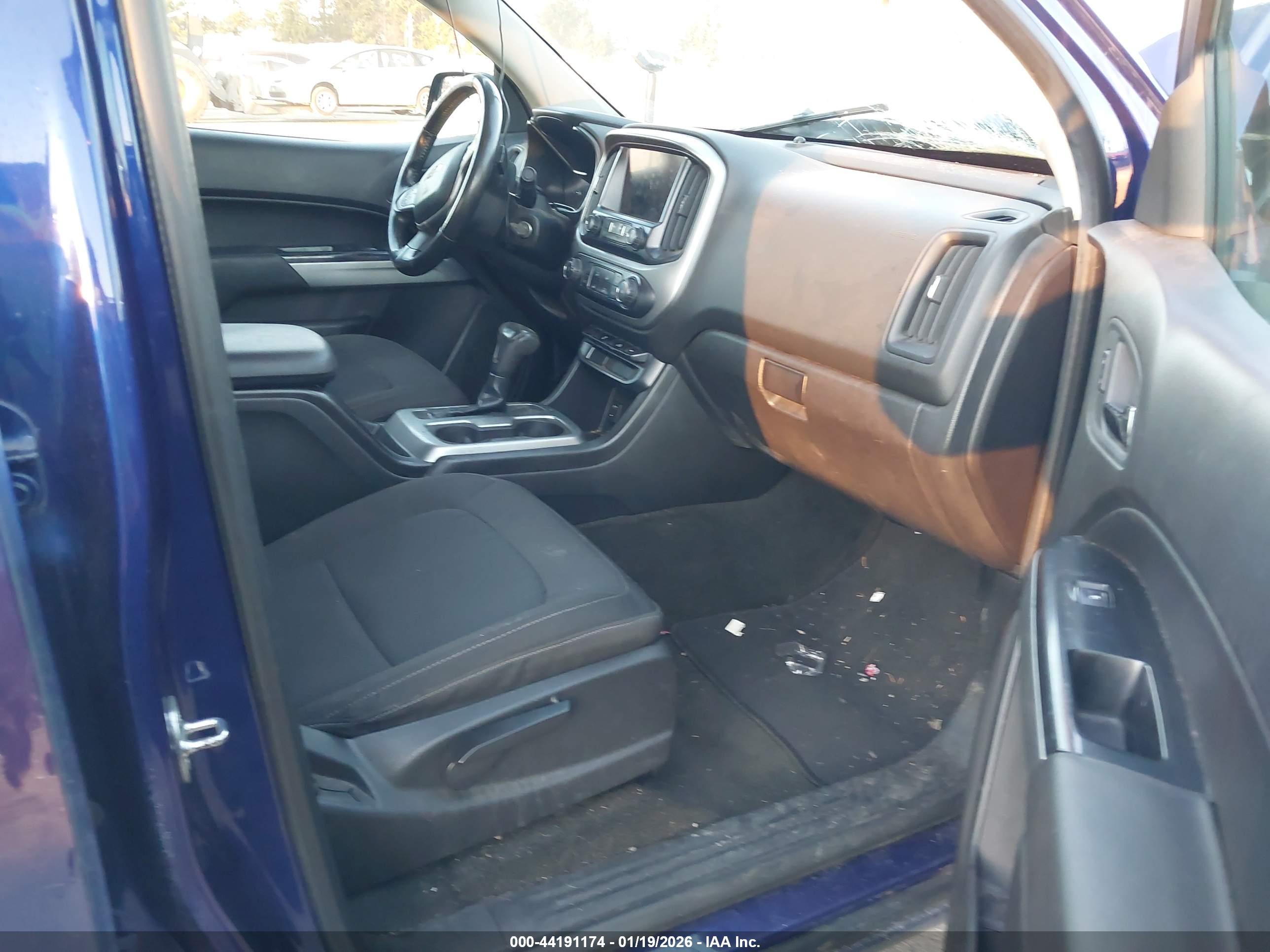 CHEVROLET COLORADO image 5