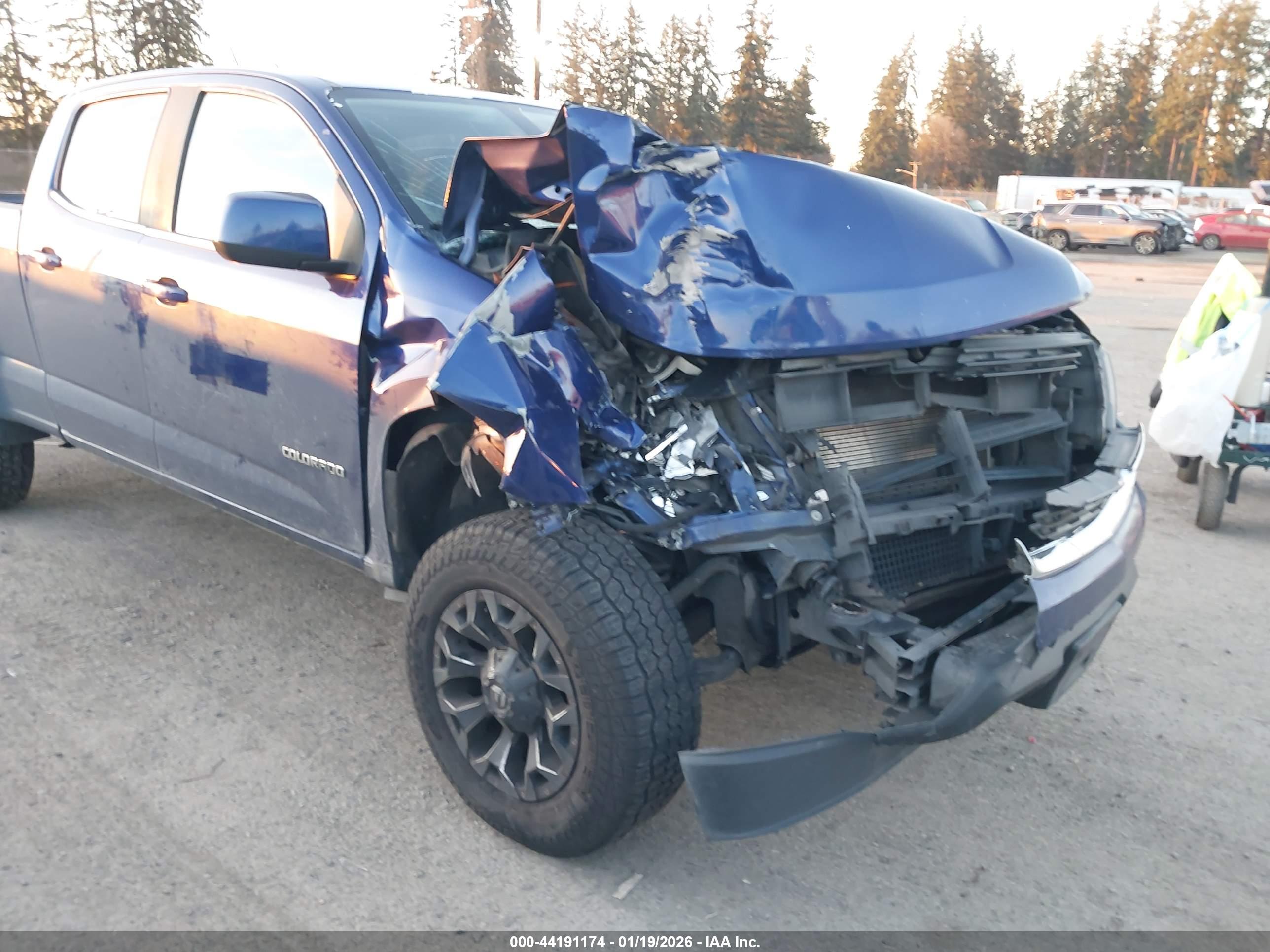 CHEVROLET COLORADO image 6