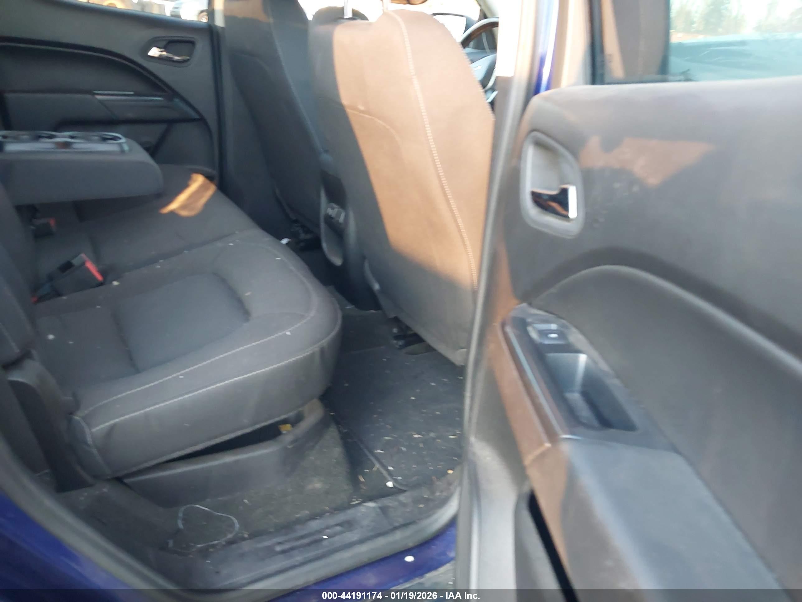 CHEVROLET COLORADO image 8
