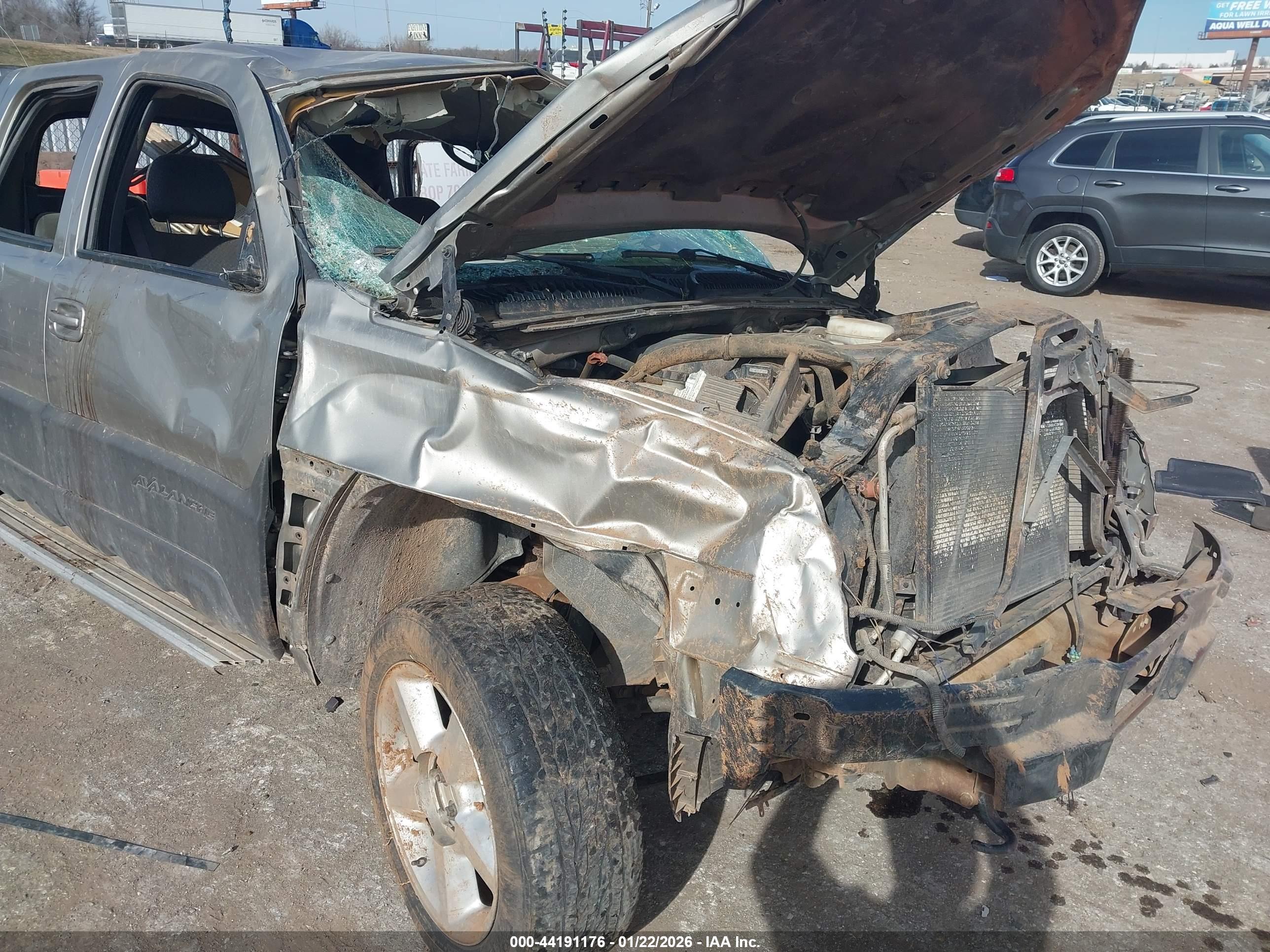 CHEVROLET AVALANCHE image 6