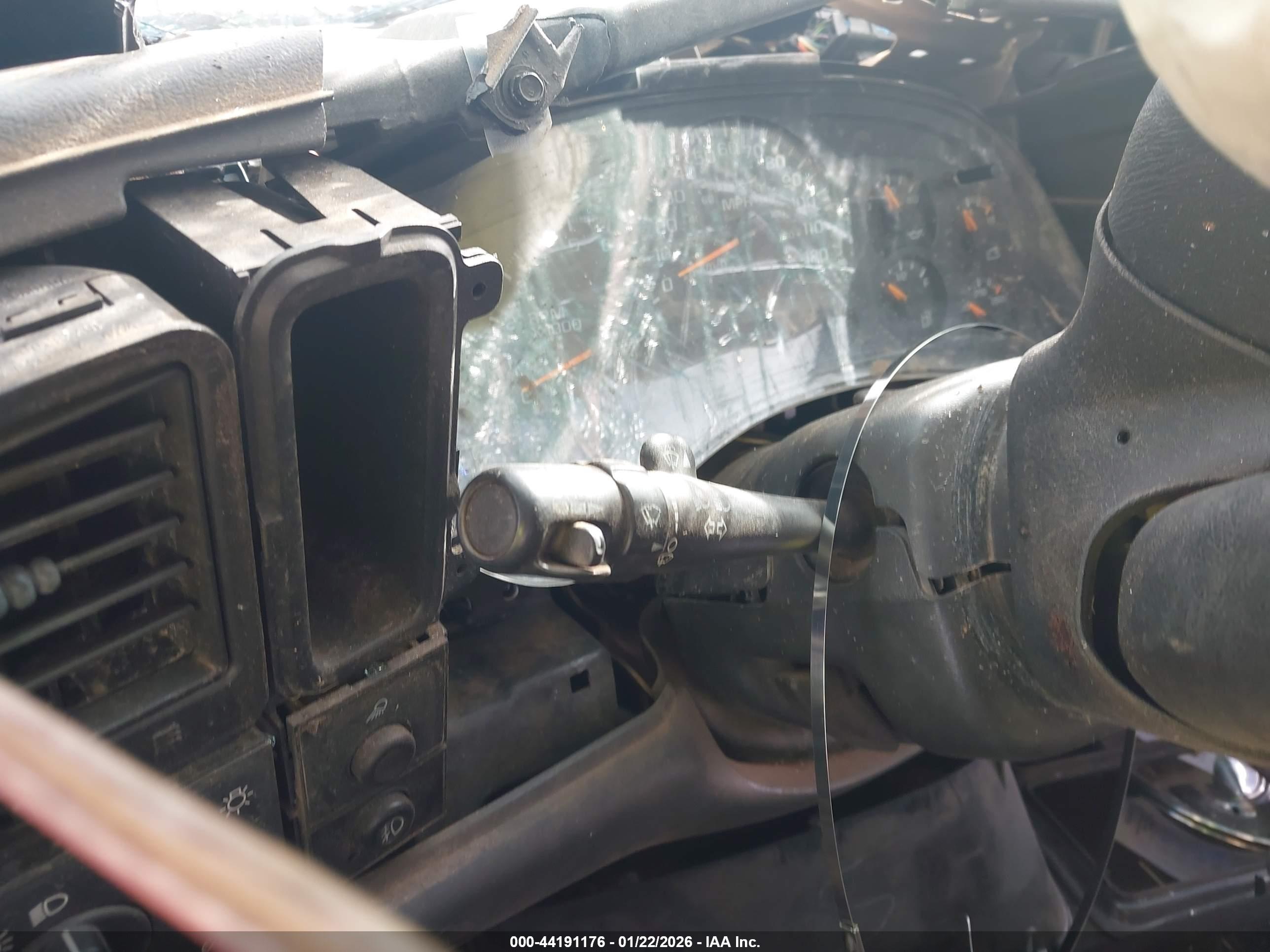 CHEVROLET AVALANCHE image 7