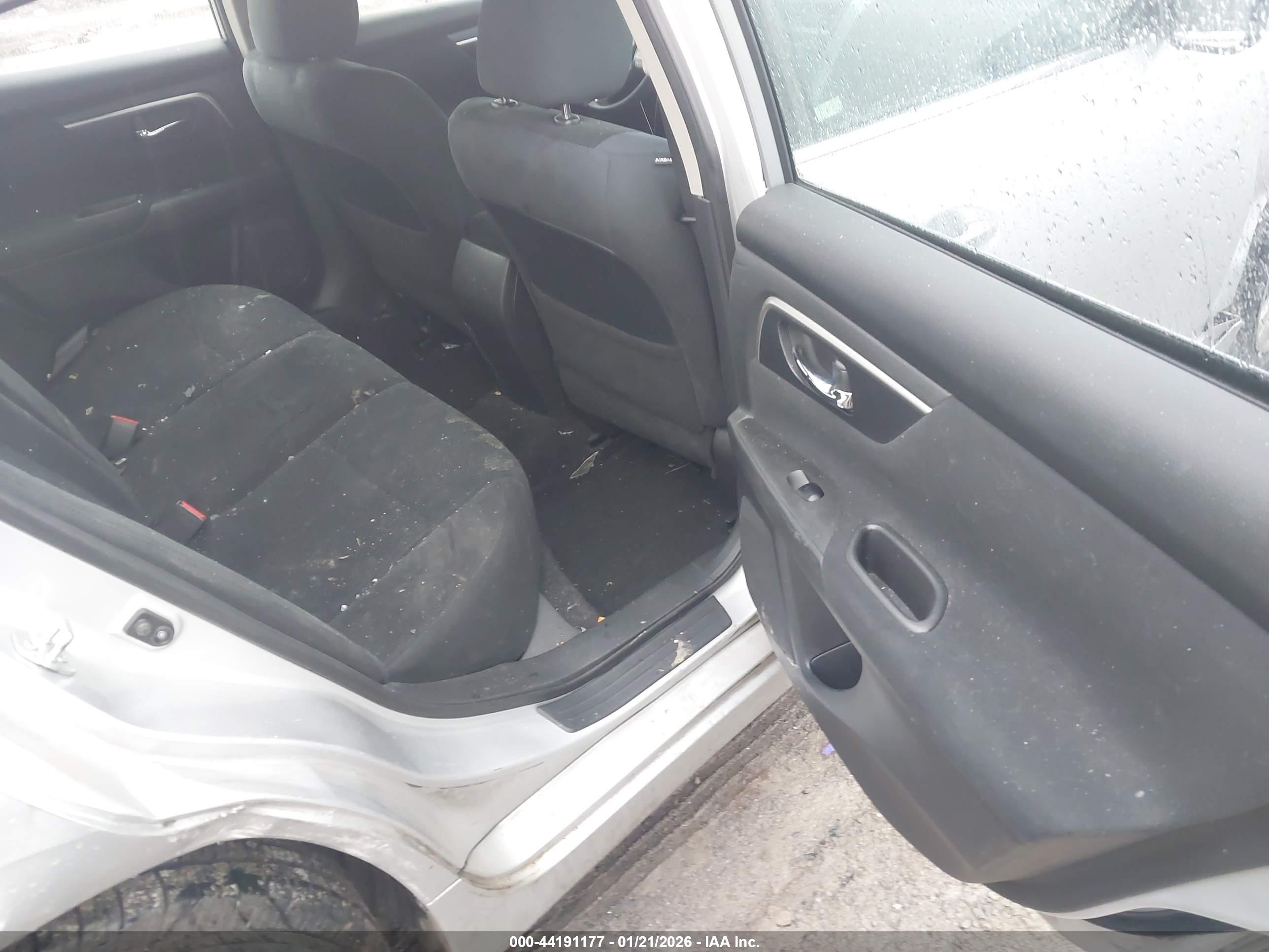 NISSAN ALTIMA image 8