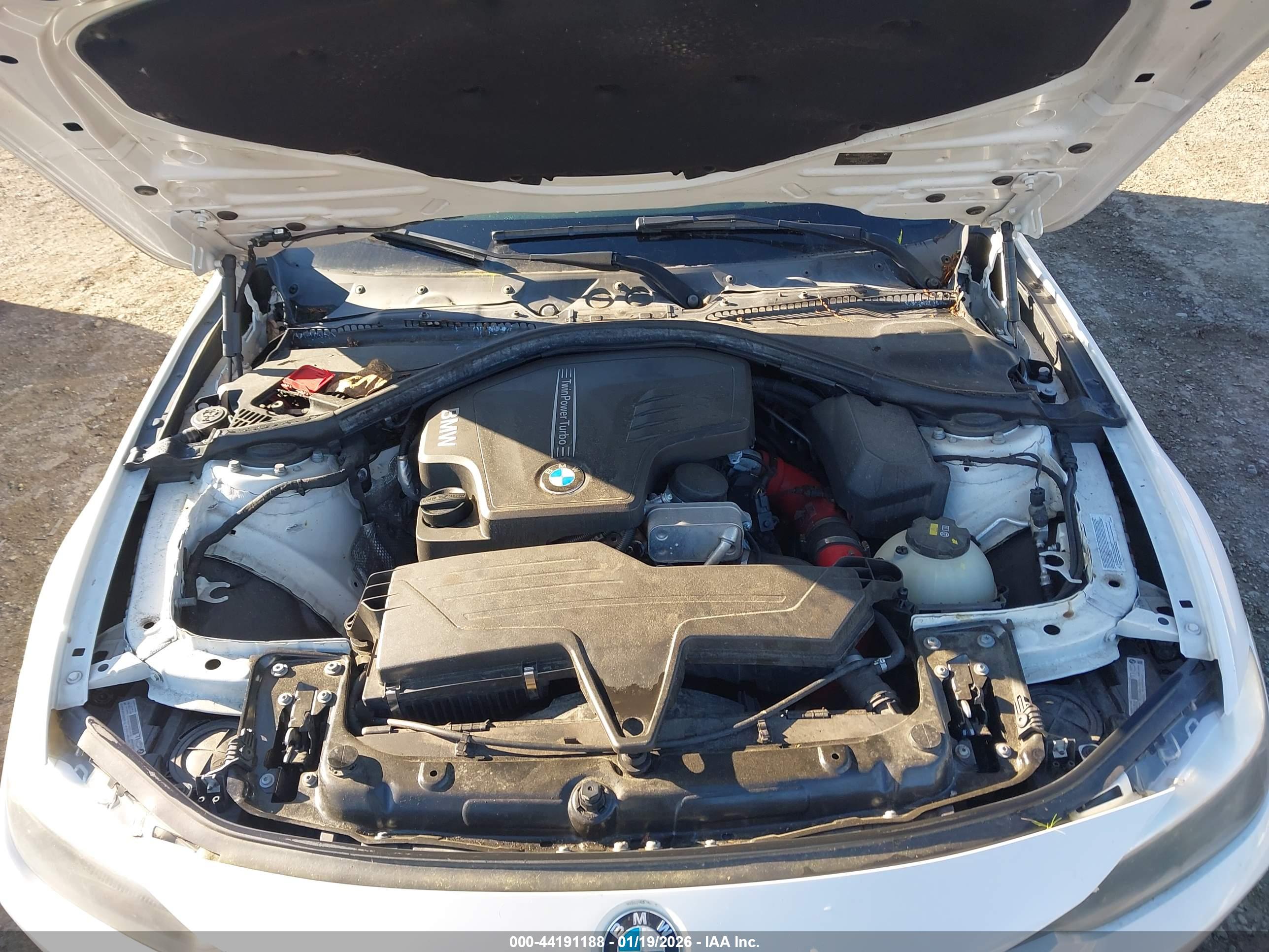 BMW 320I image 10