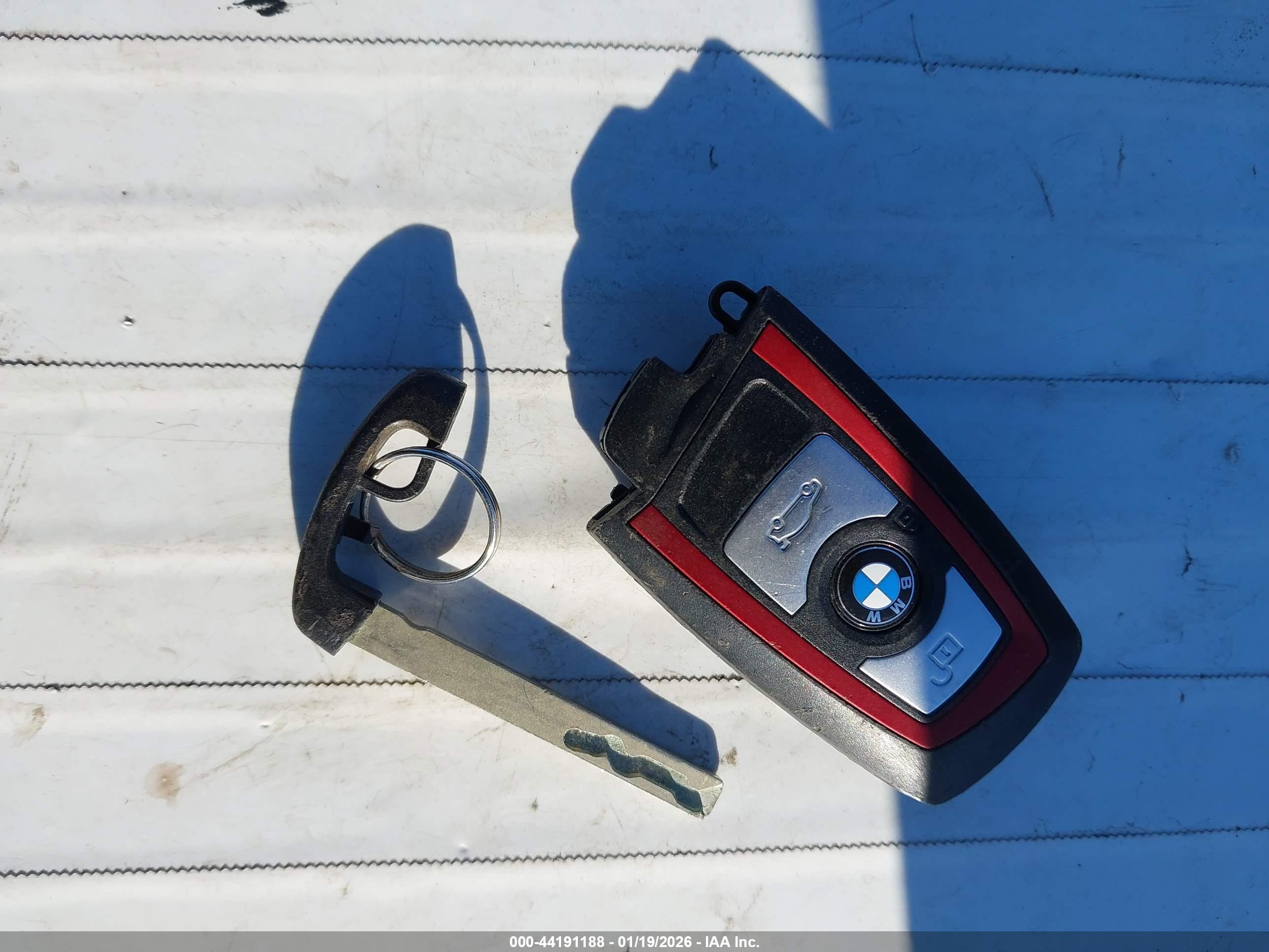 BMW 320I image 11