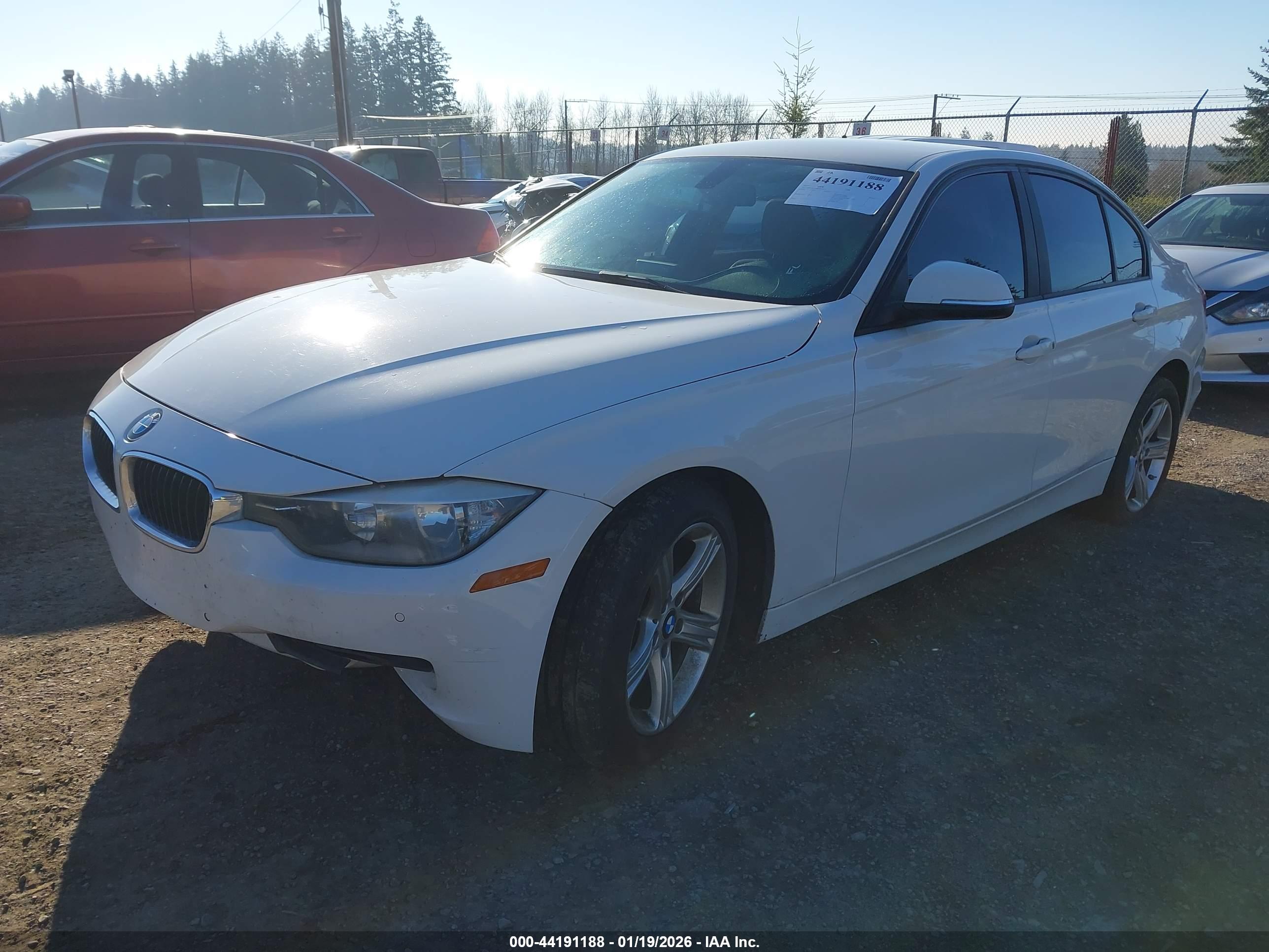 BMW 320I image 2