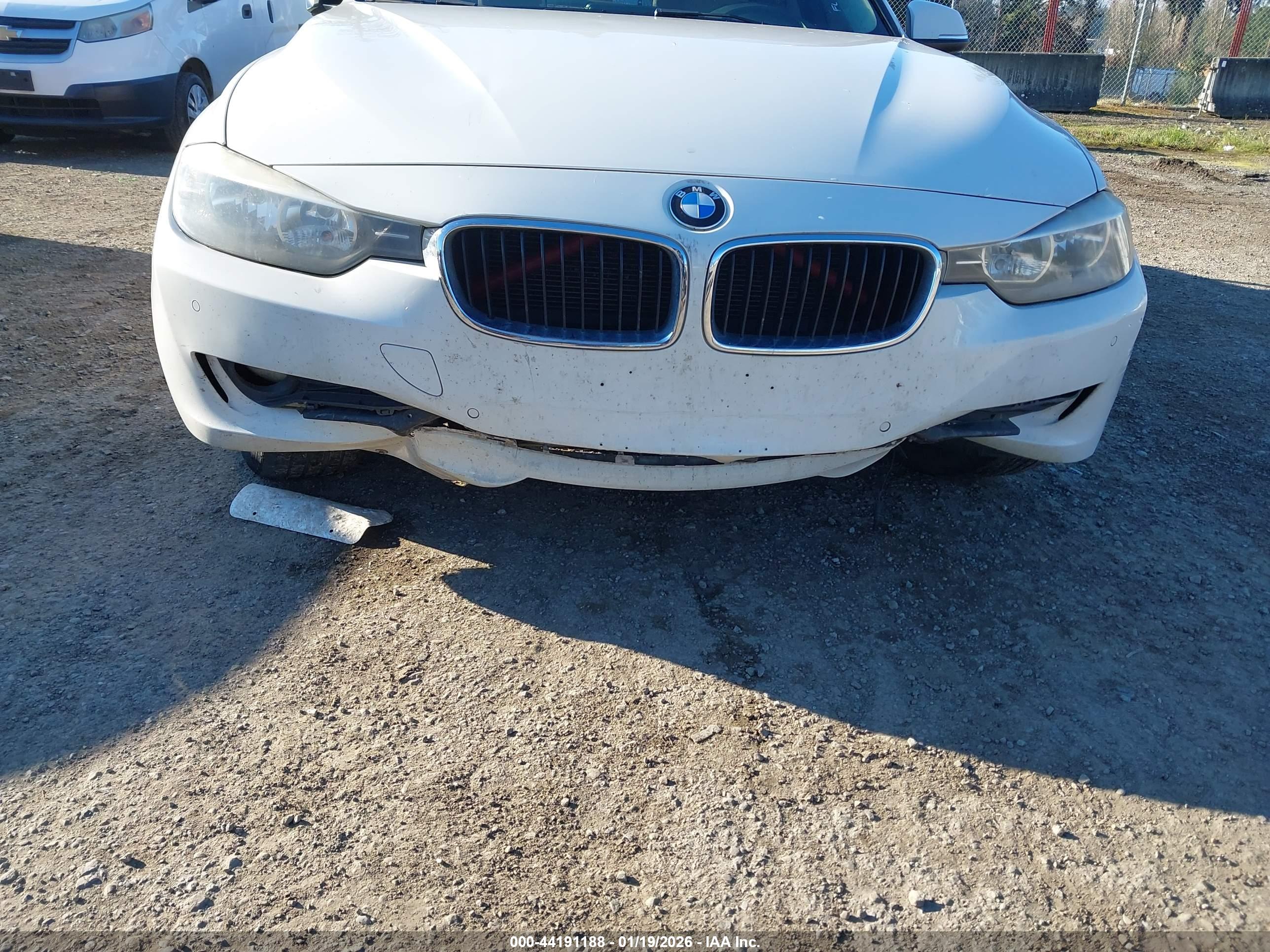 BMW 320I image 6
