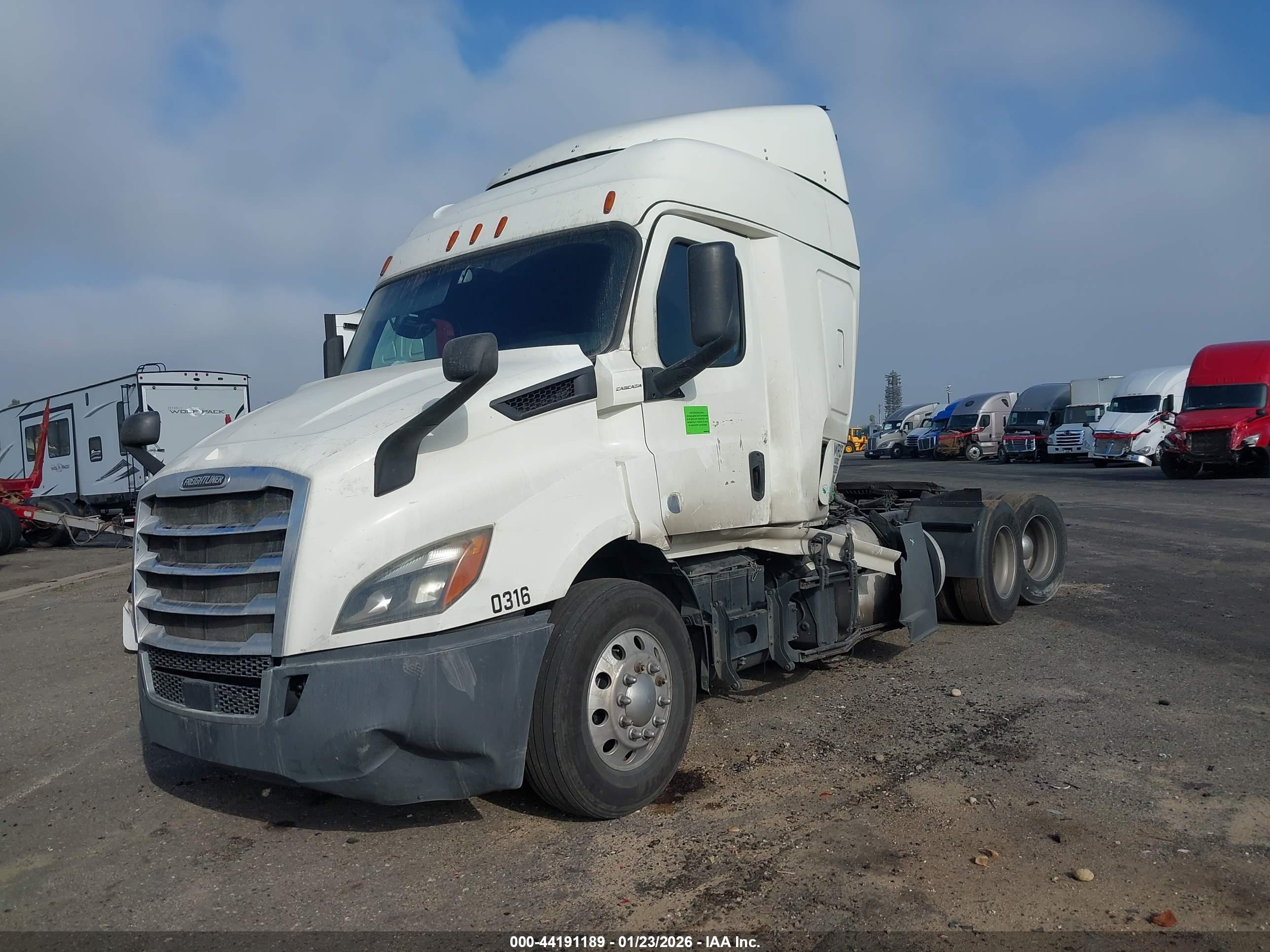 FREIGHTLINER NEW image 2