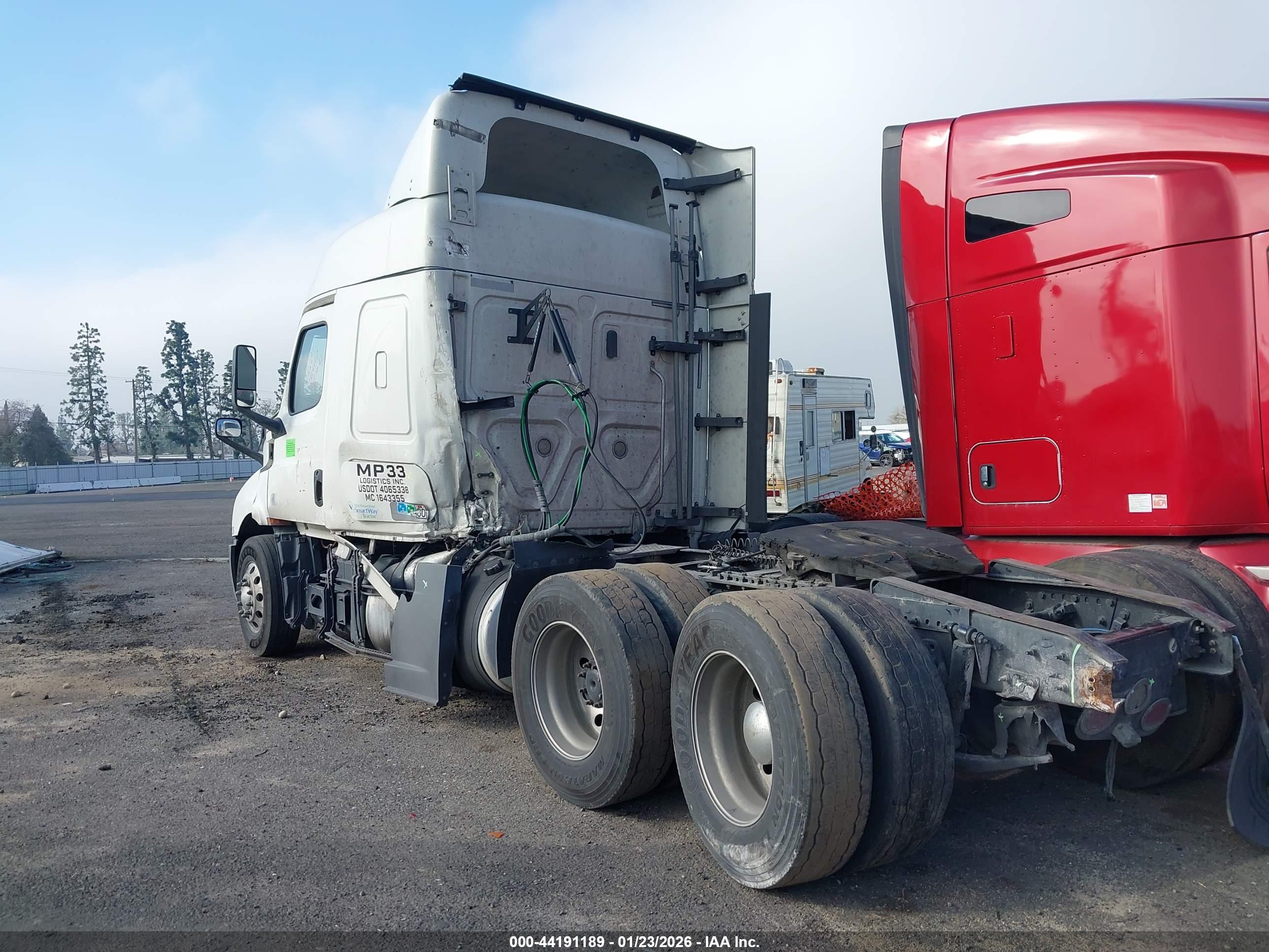 FREIGHTLINER NEW image 3