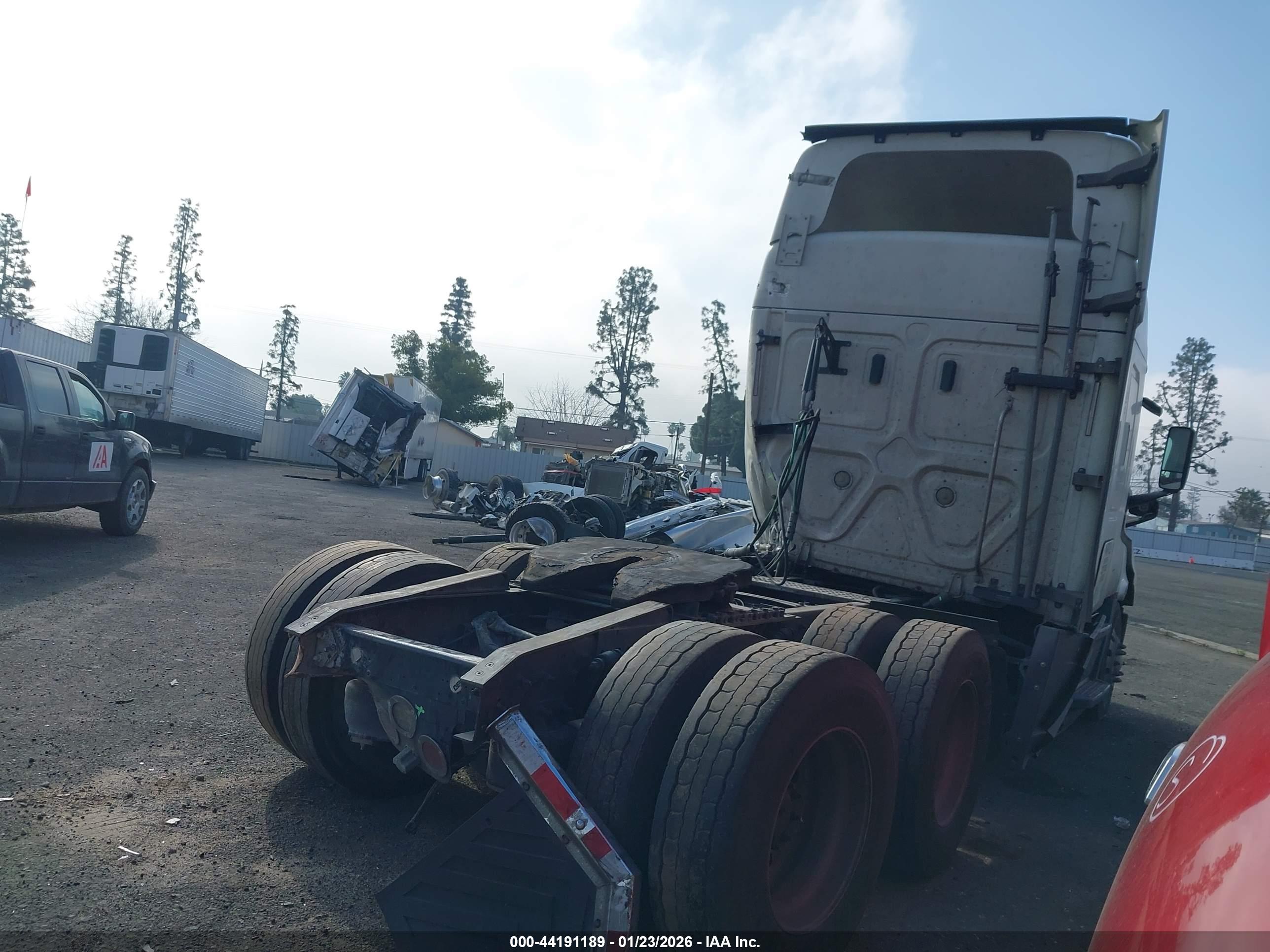 FREIGHTLINER NEW image 4