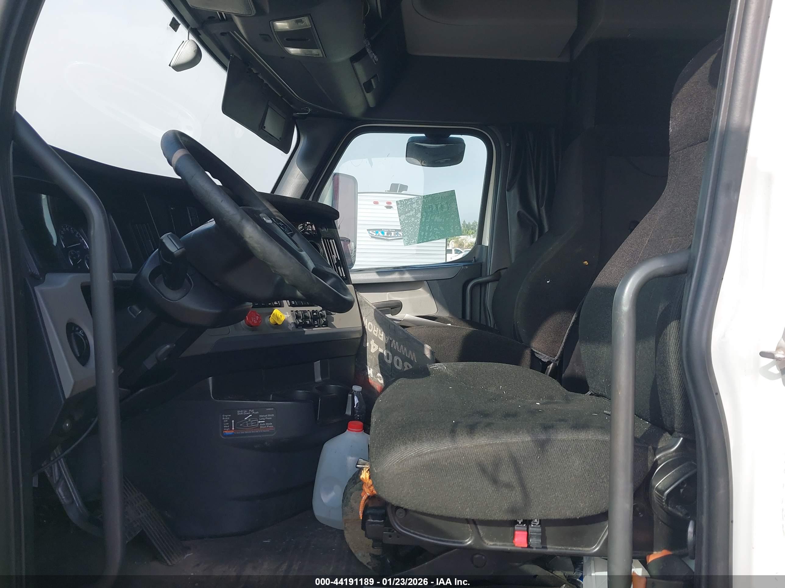 FREIGHTLINER NEW image 7