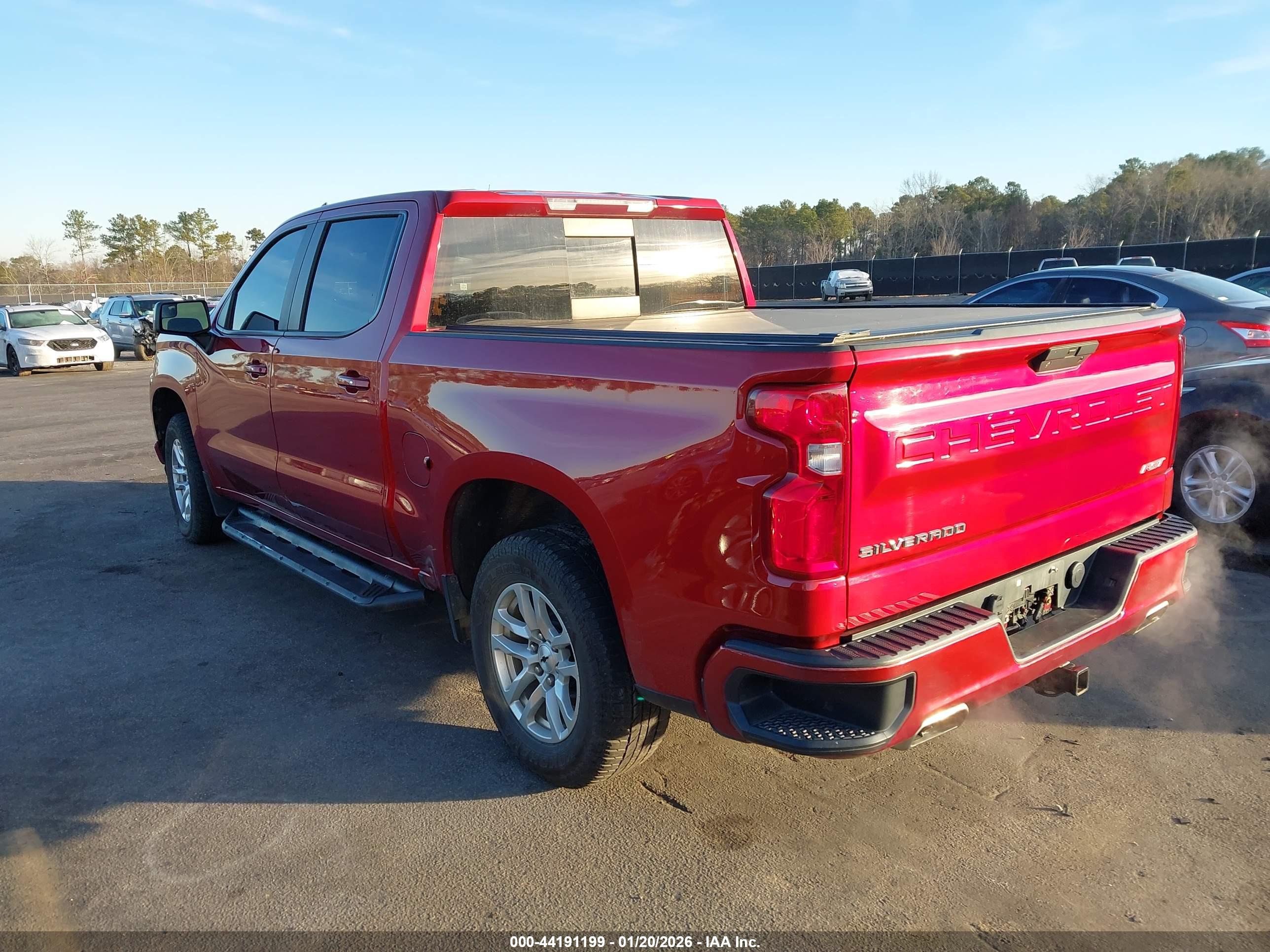 CHEVROLET SILVERADO image 3