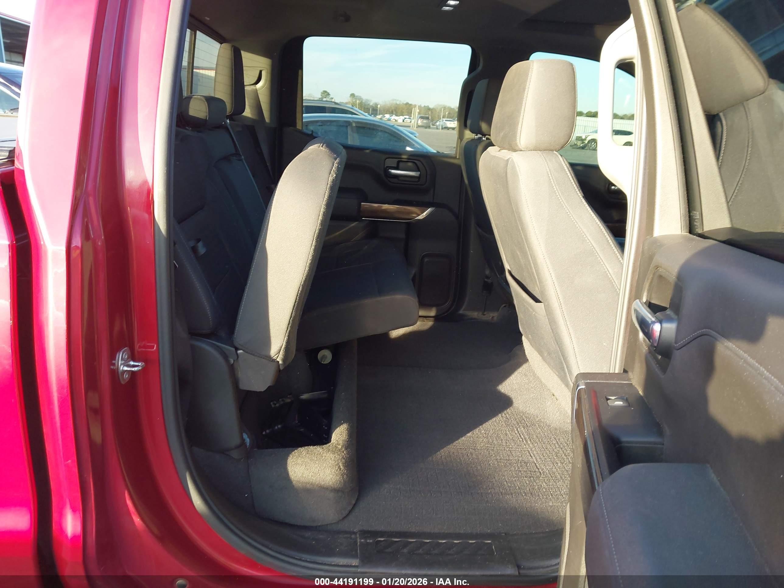 CHEVROLET SILVERADO image 8