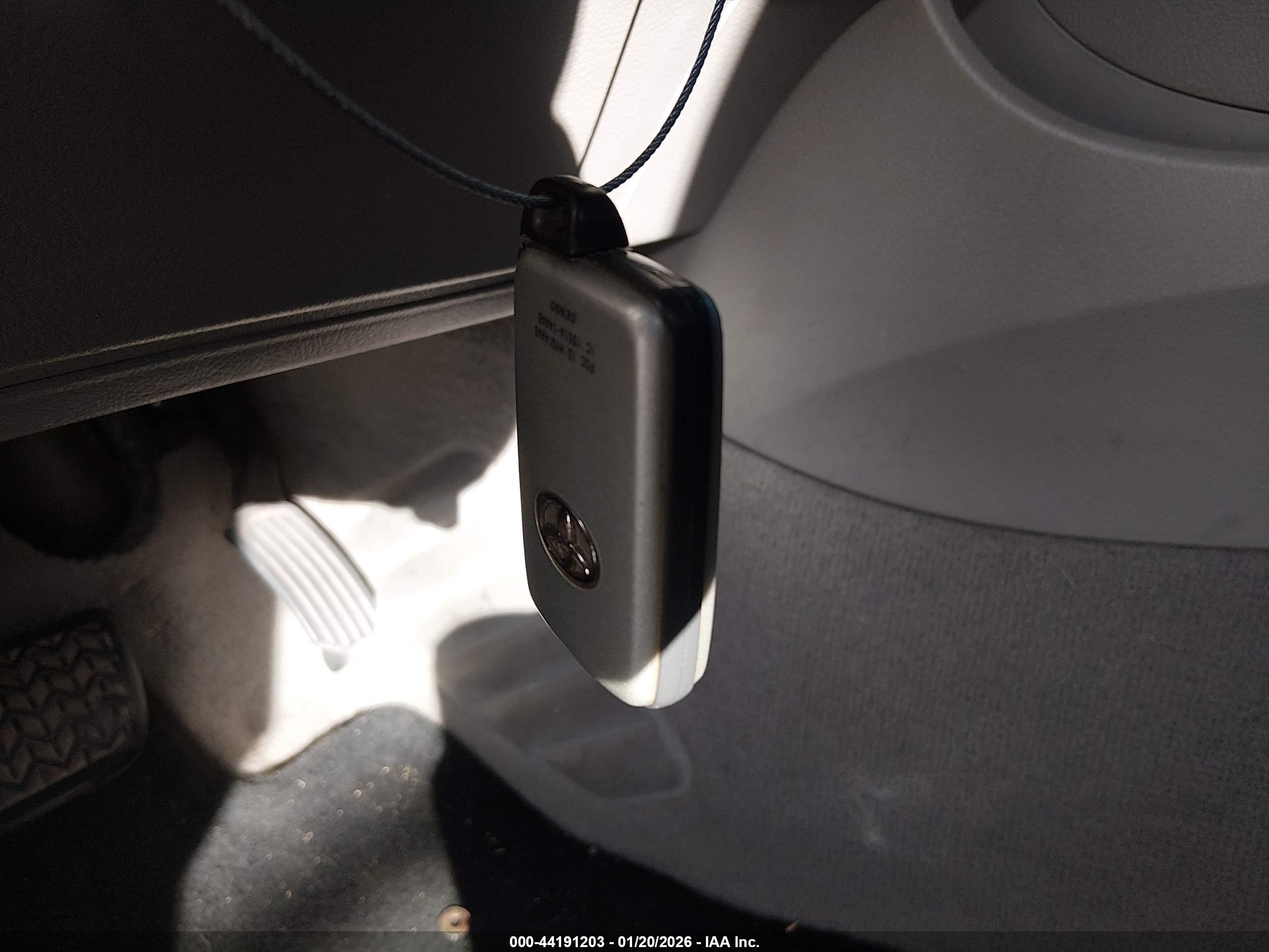 TOYOTA CAMRY image 11