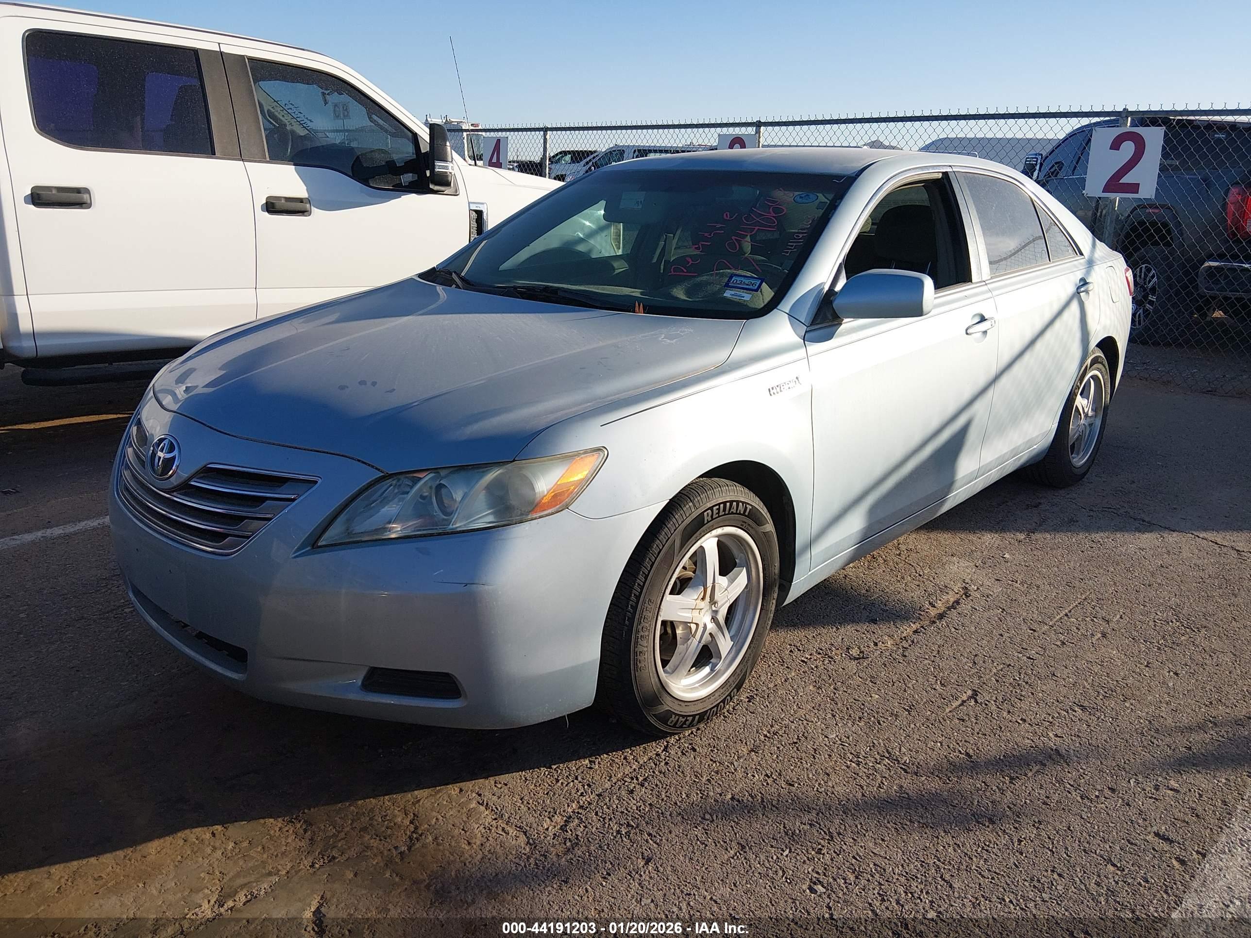 TOYOTA CAMRY image 2