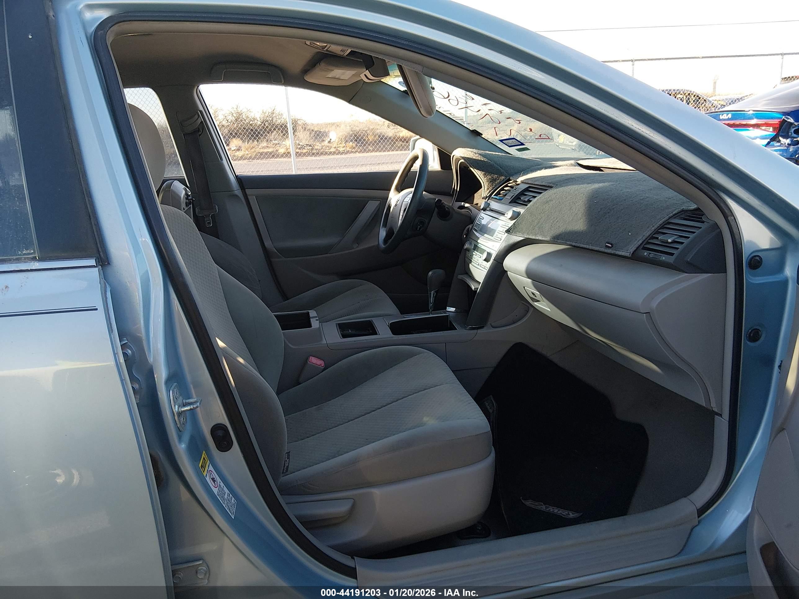 TOYOTA CAMRY image 5