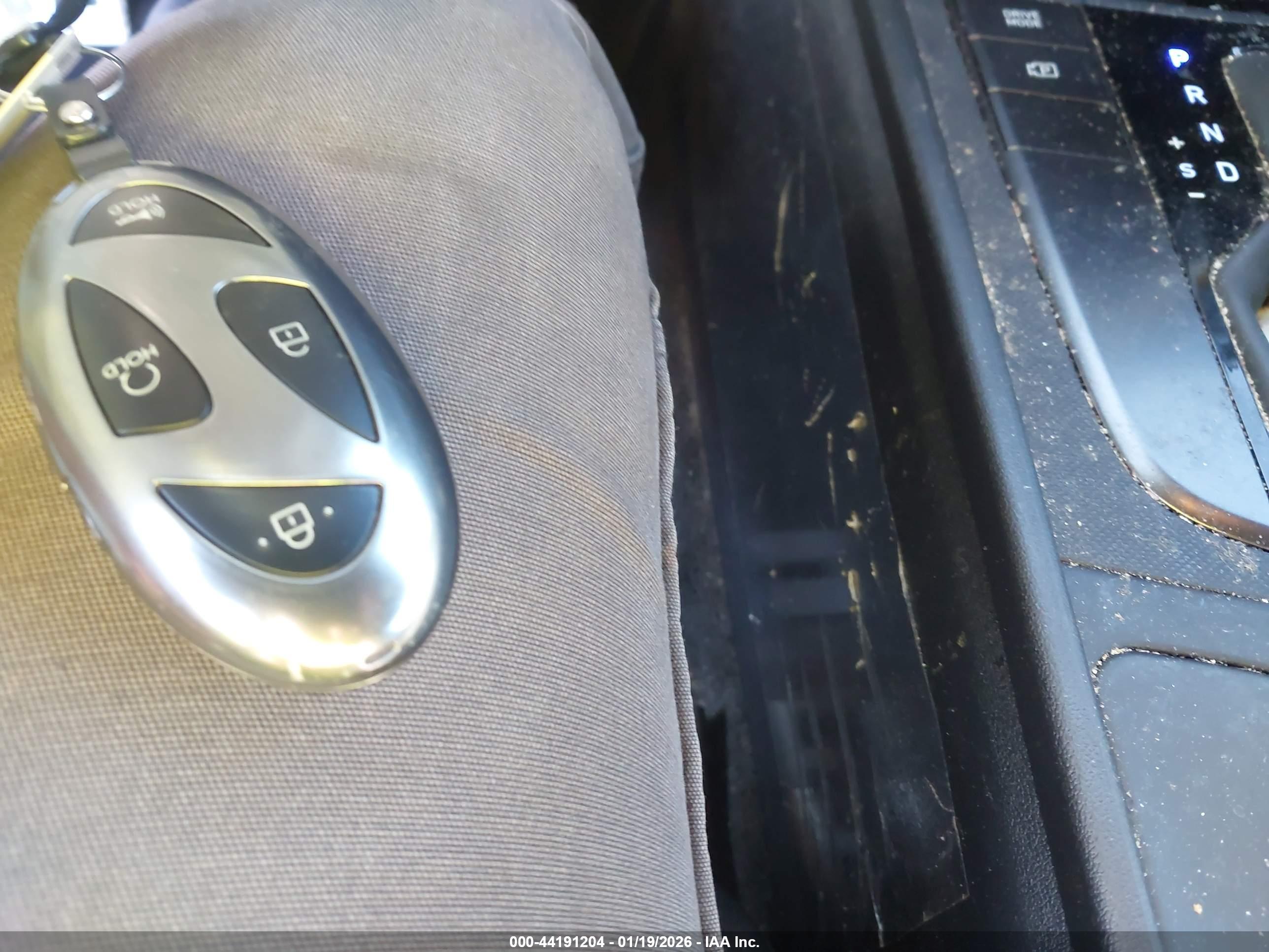 HYUNDAI ELANTRA image 11