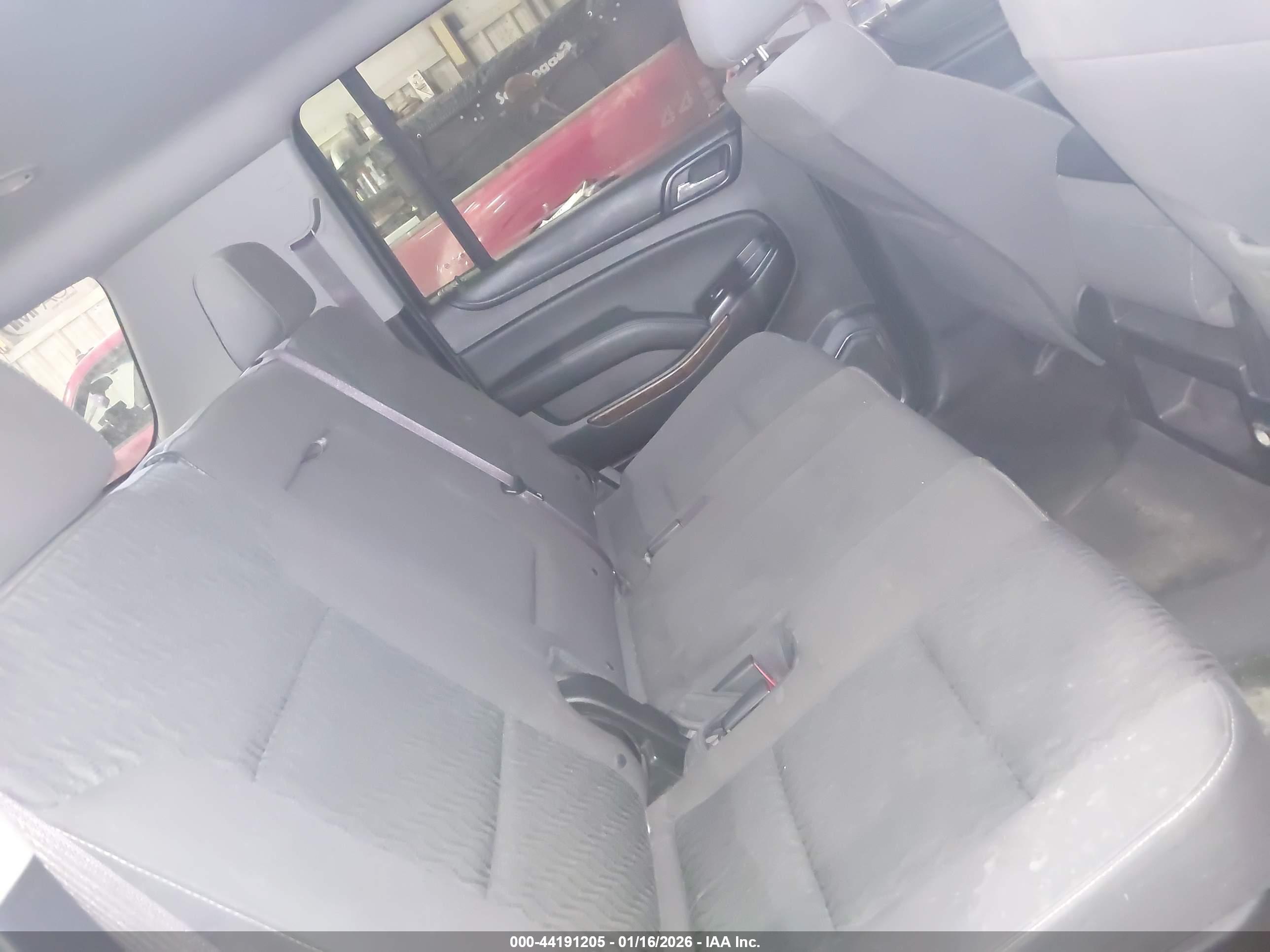 CHEVROLET SUBURBAN image 8