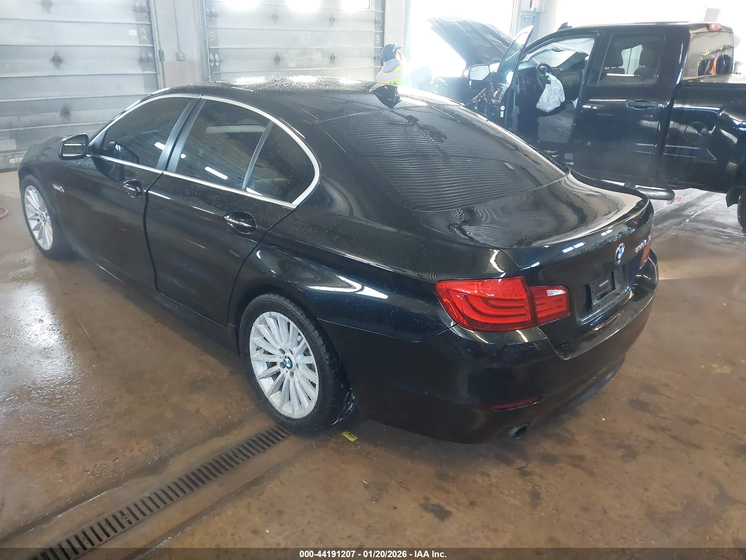 BMW 535I image 3