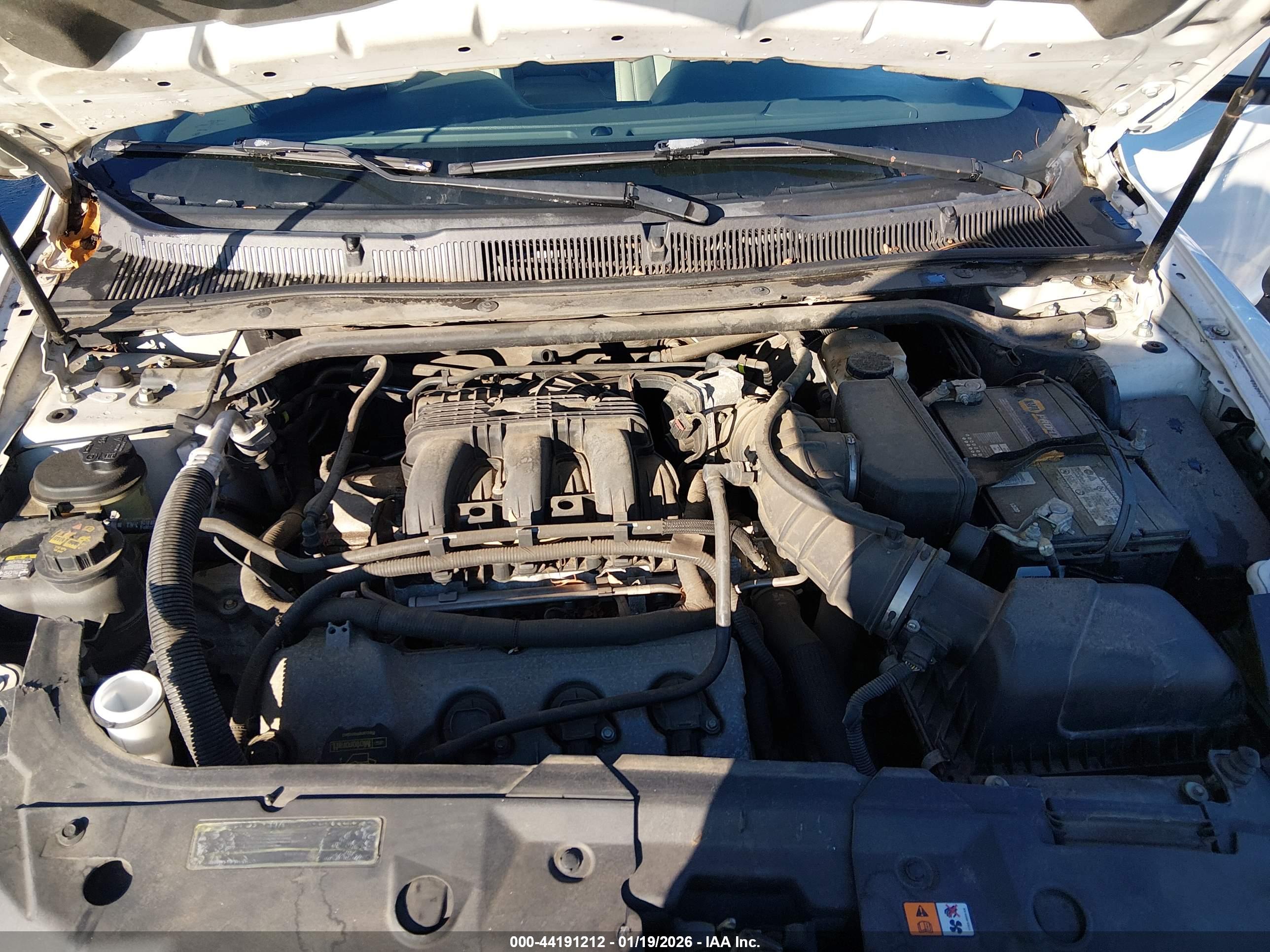 FORD TAURUS image 10