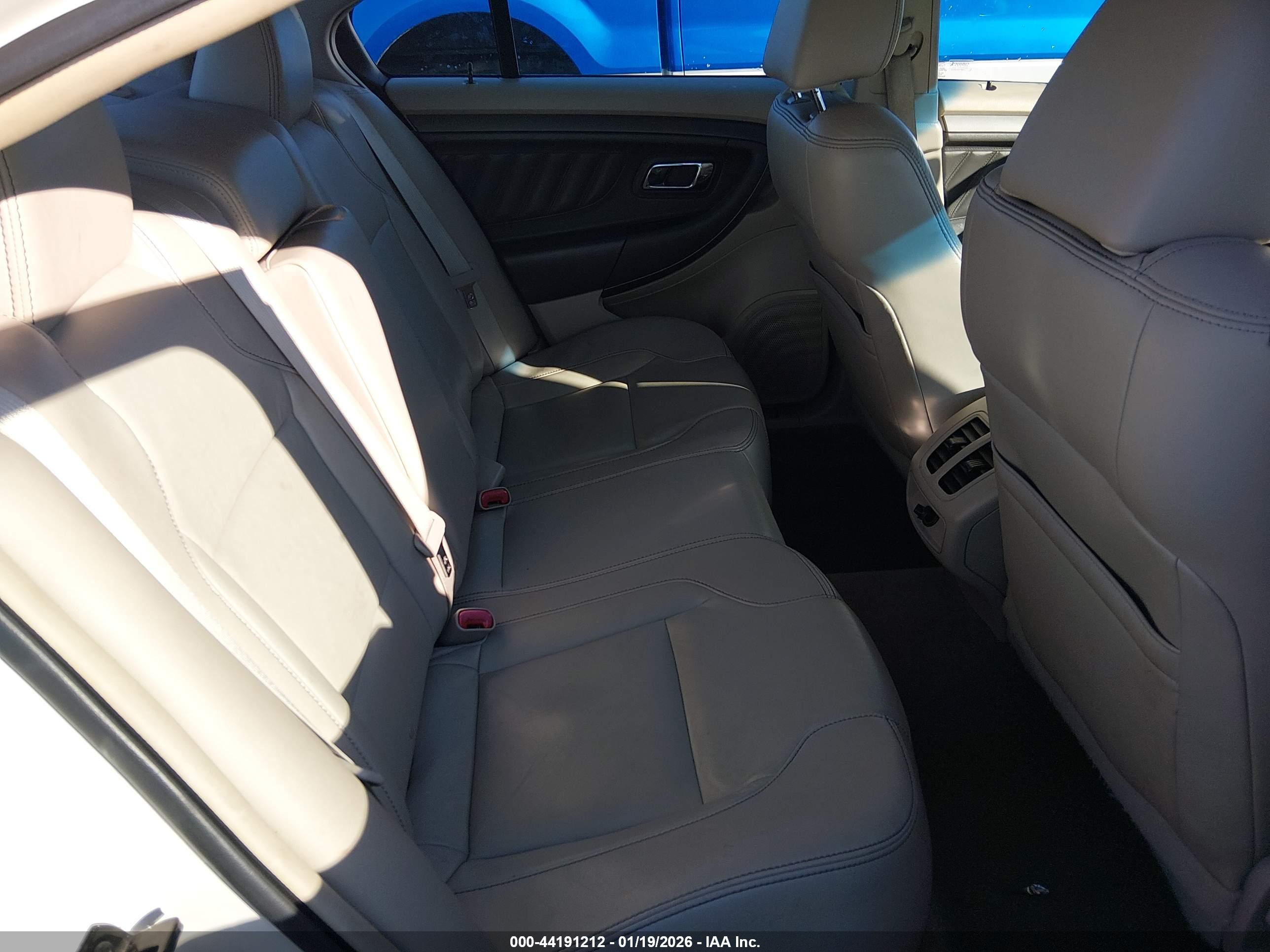 FORD TAURUS image 8