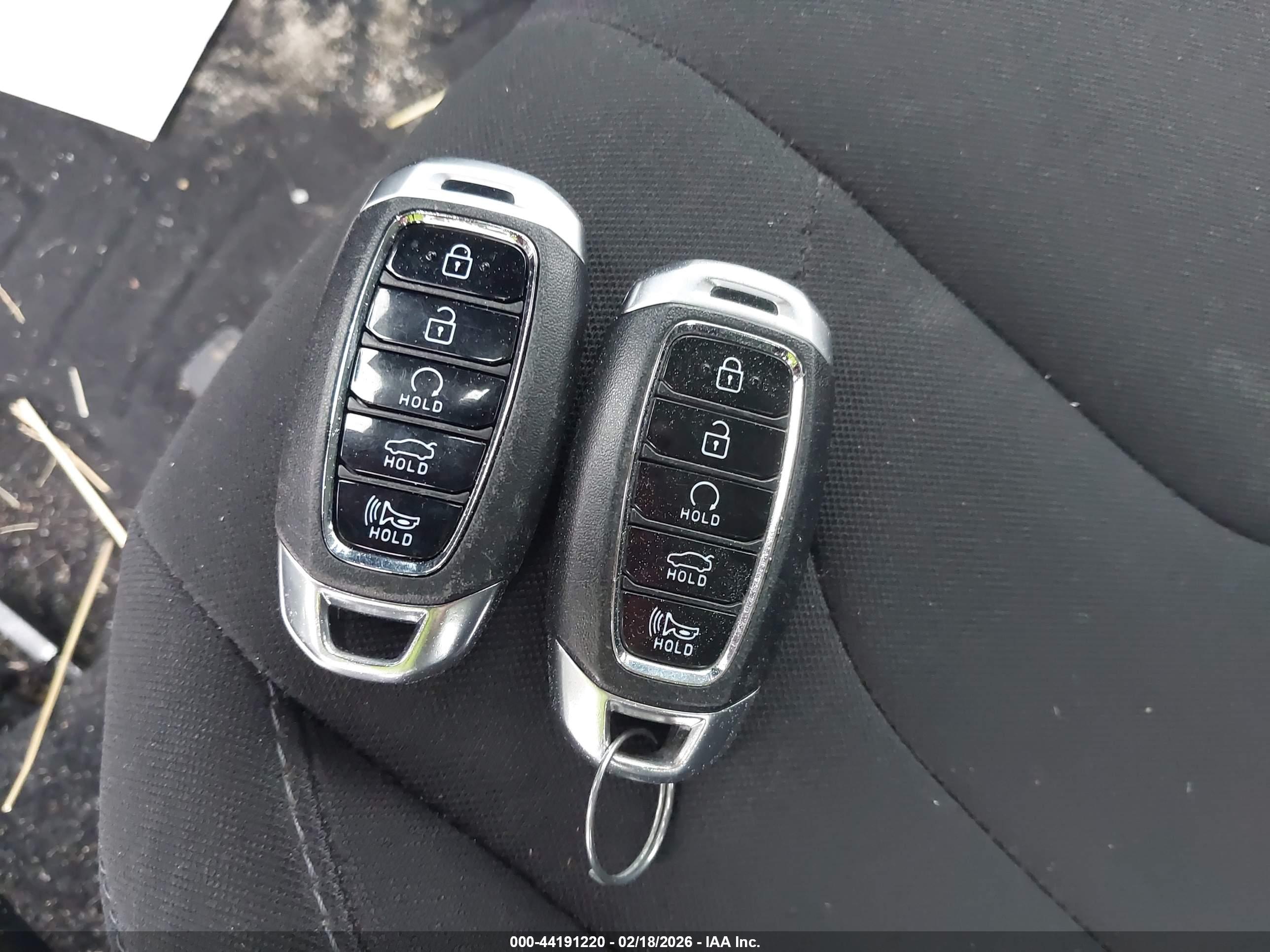 HYUNDAI ELANTRA image 11