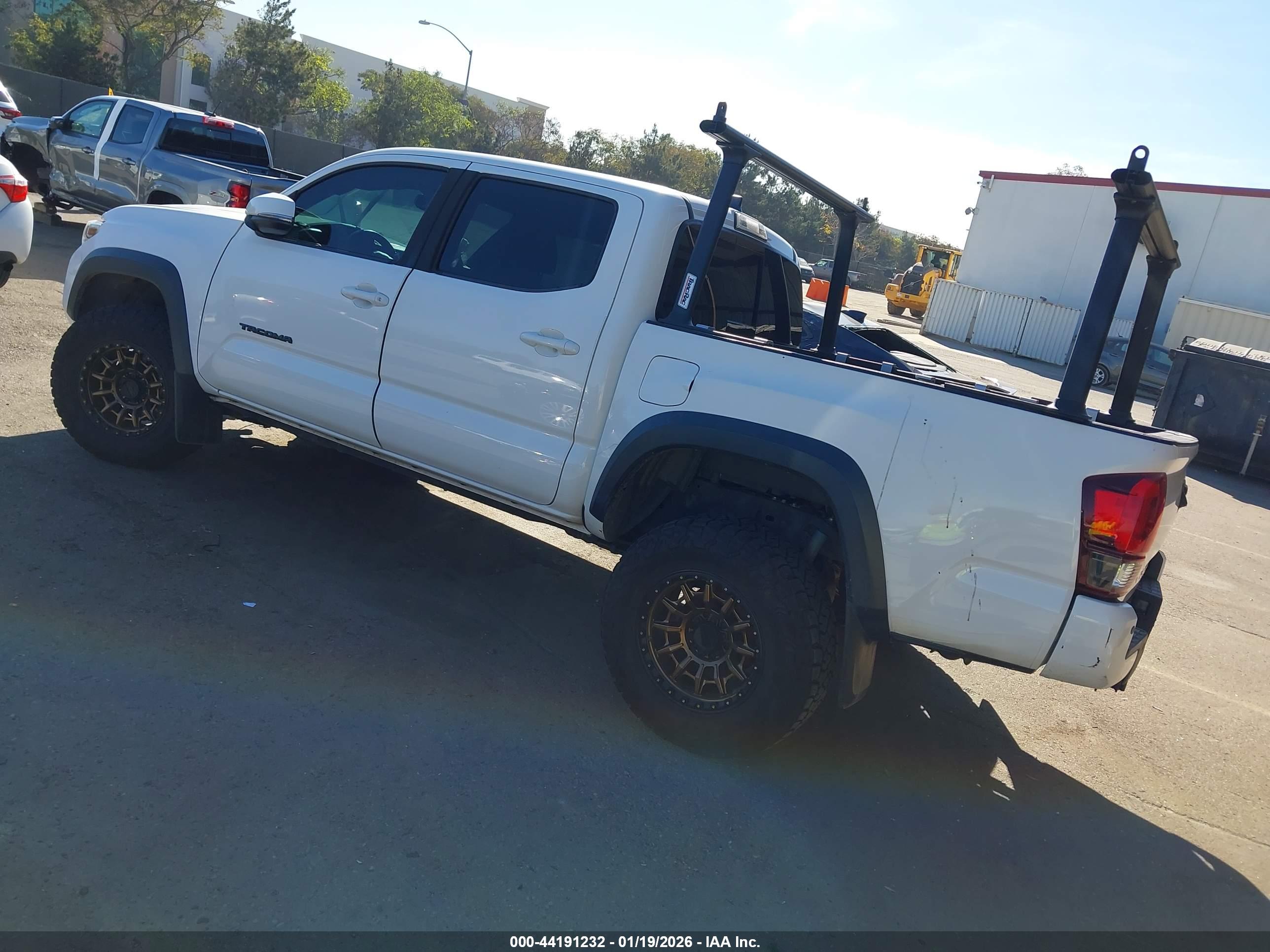 TOYOTA TACOMA image 3