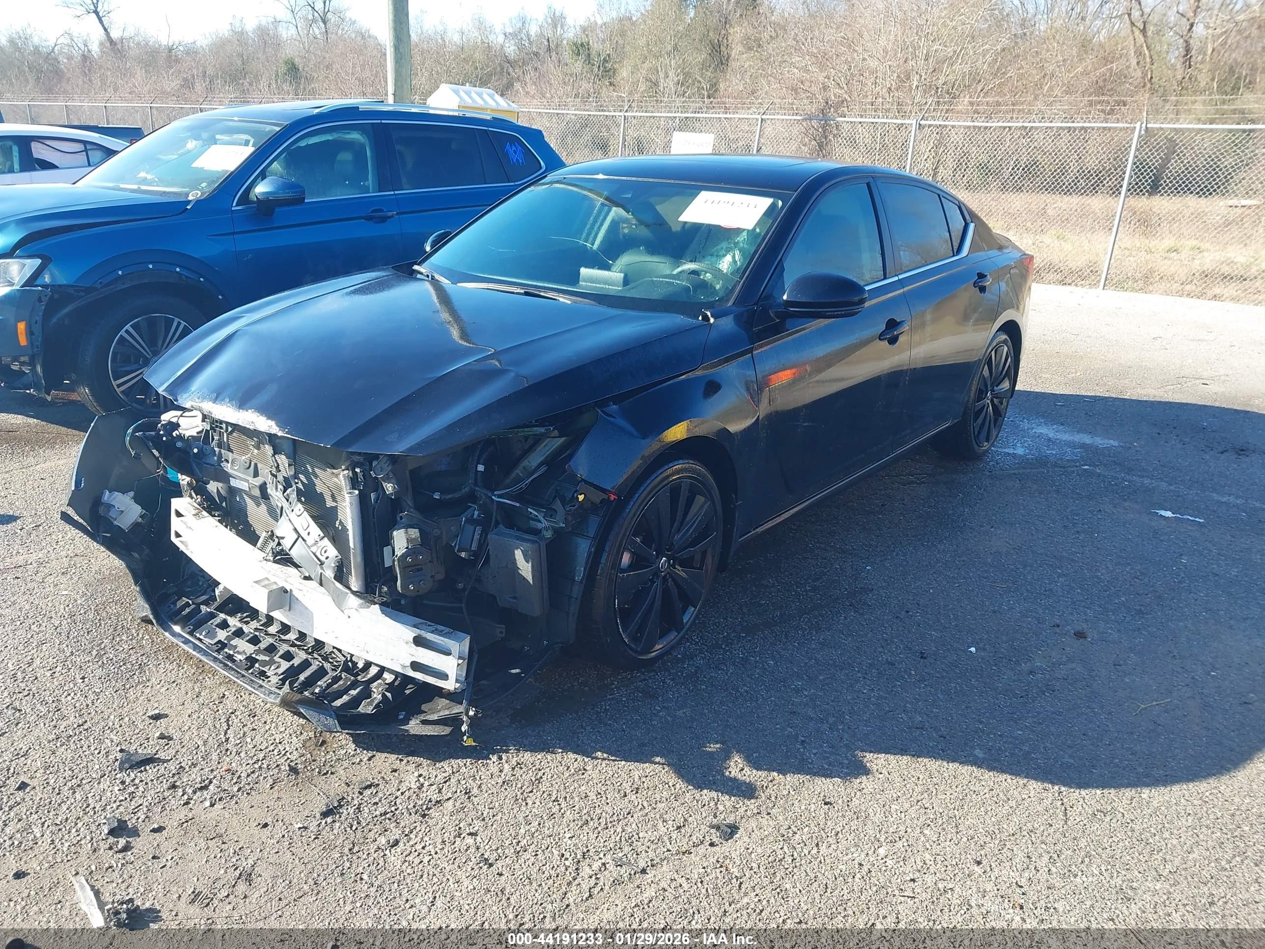 NISSAN ALTIMA image 2