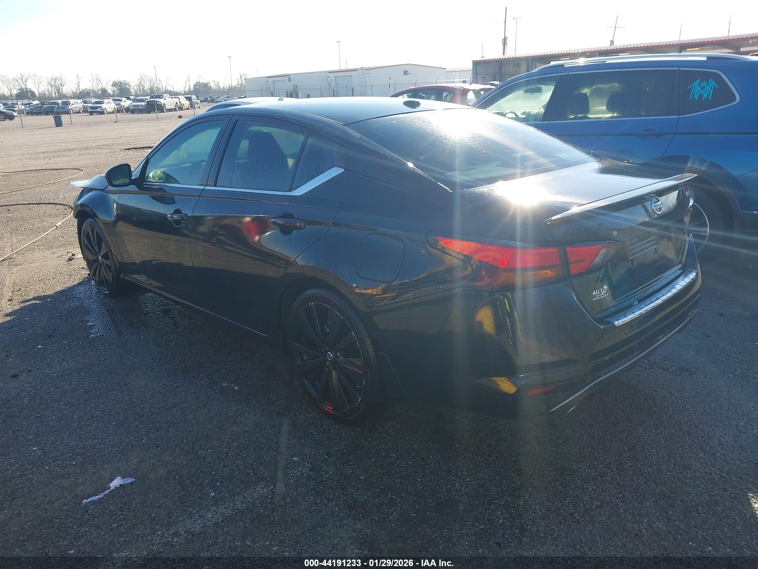 NISSAN ALTIMA image 3
