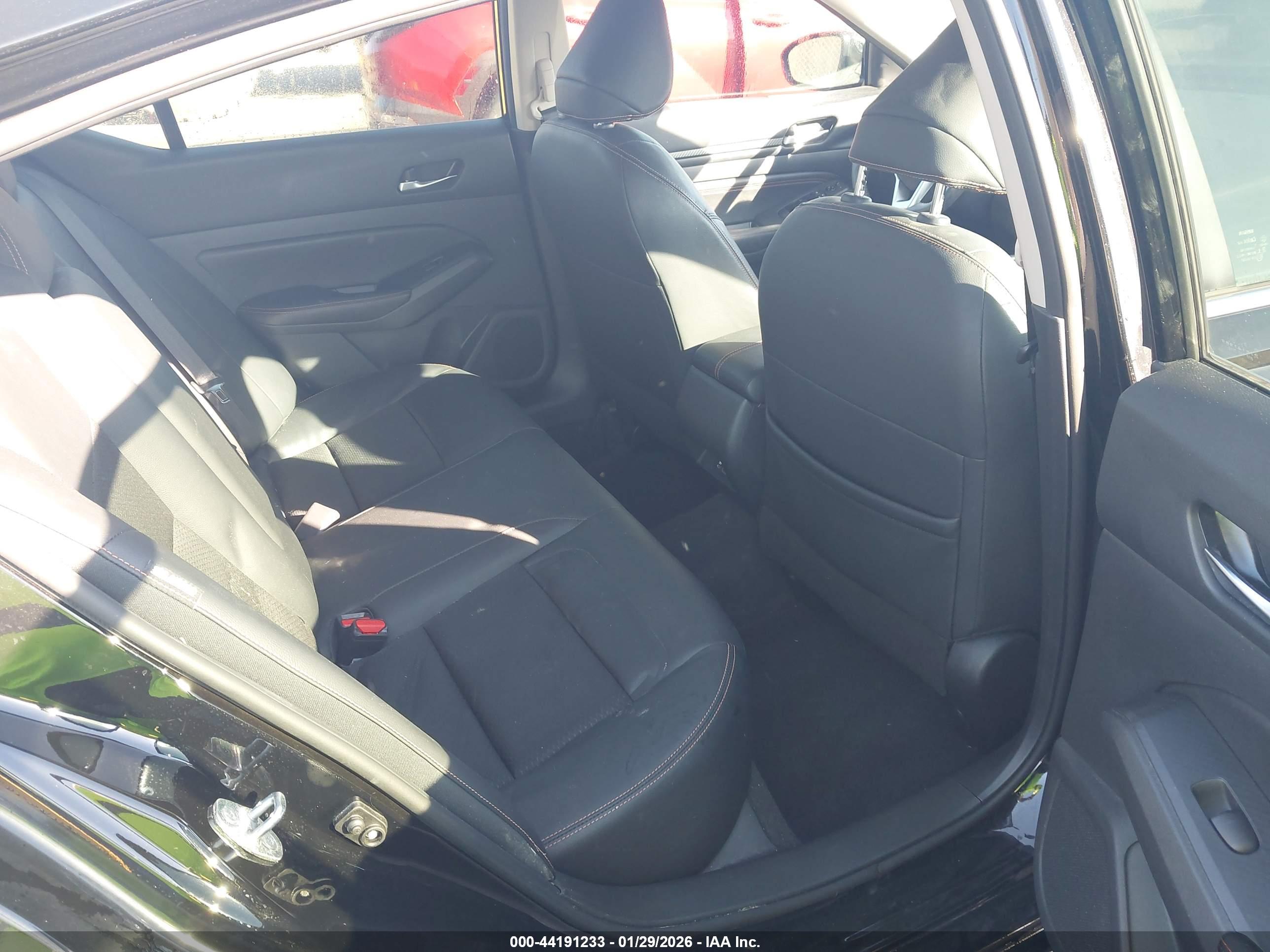 NISSAN ALTIMA image 8