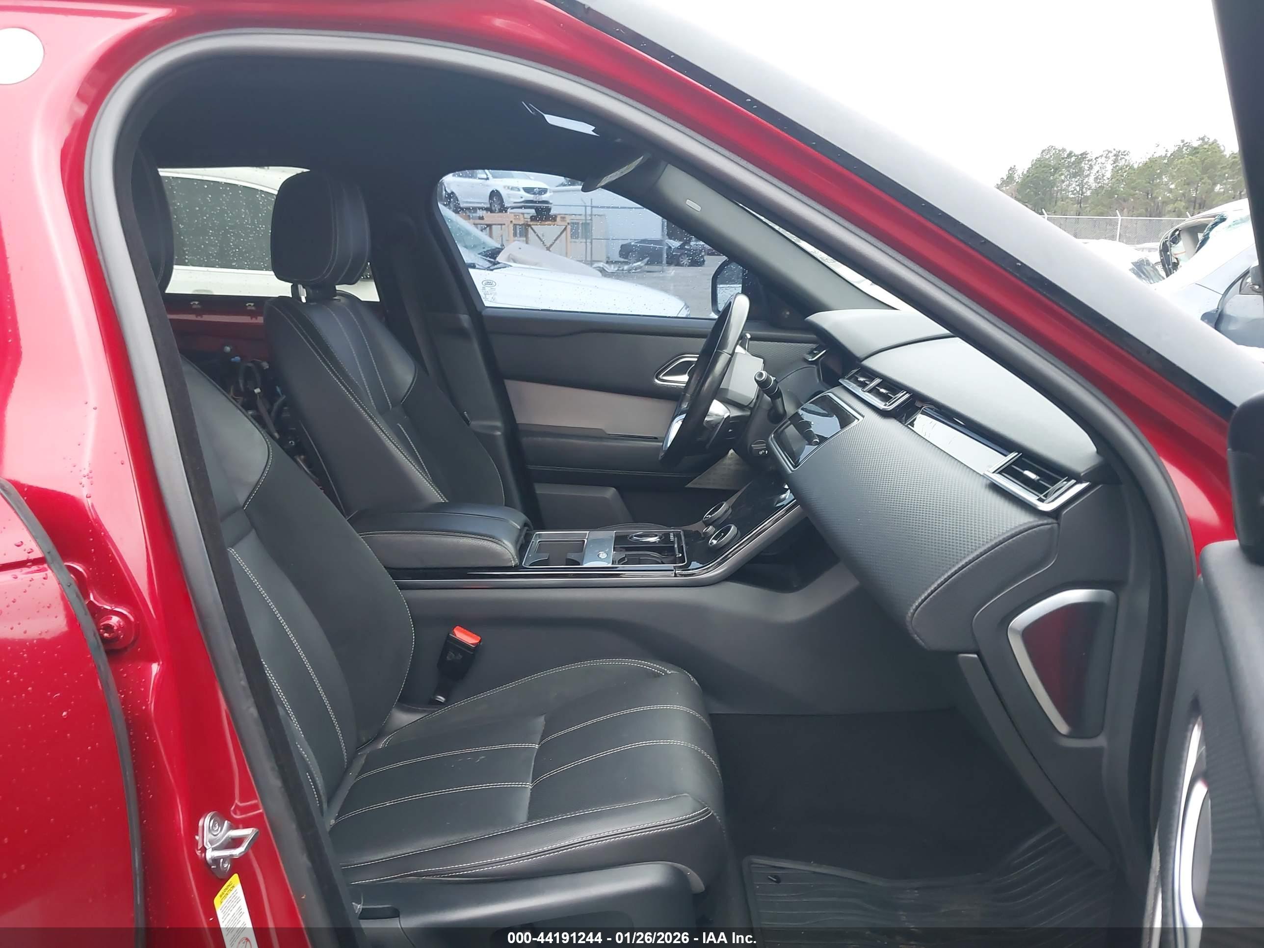LAND ROVER image 5