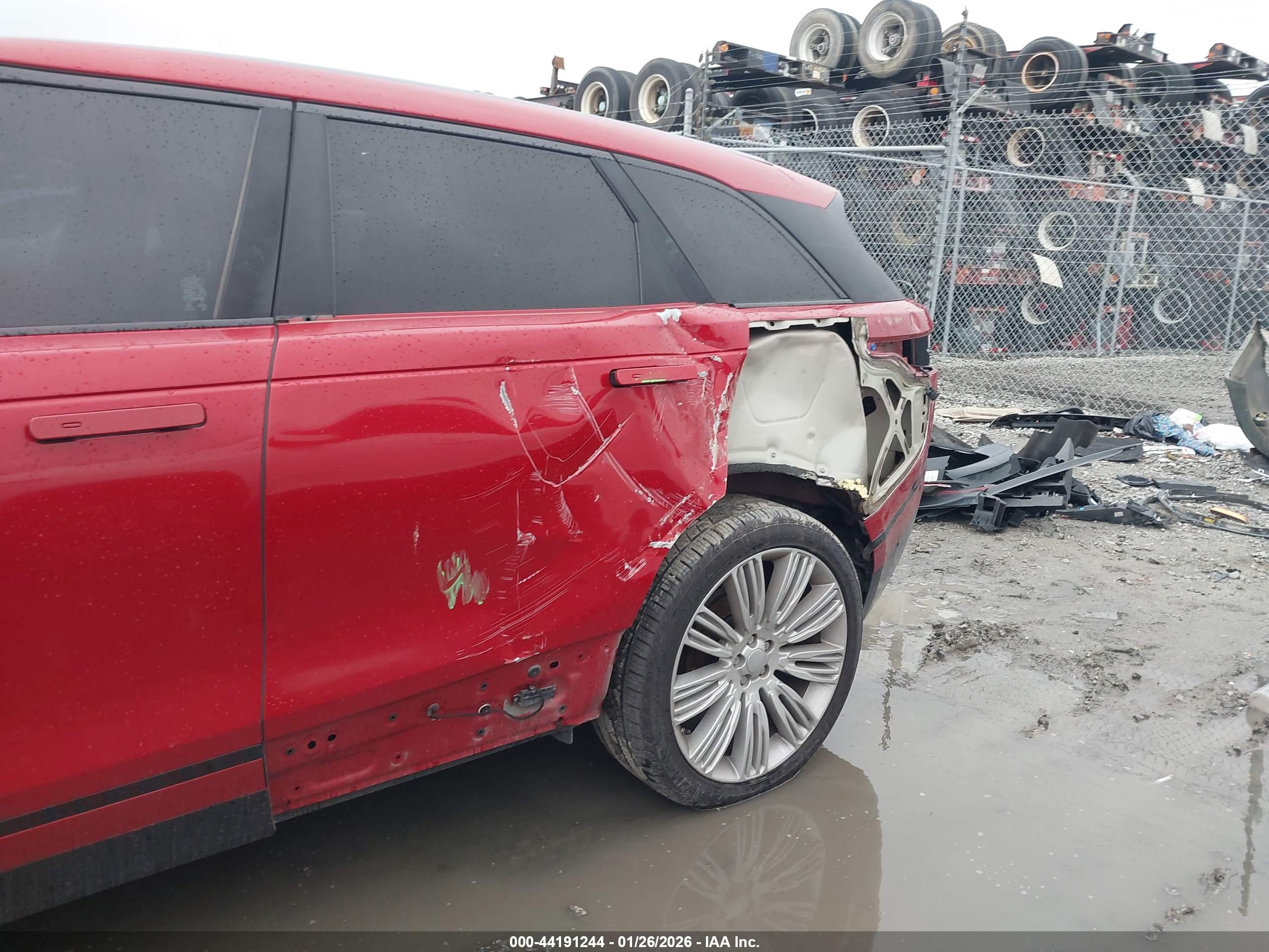 LAND ROVER image 6