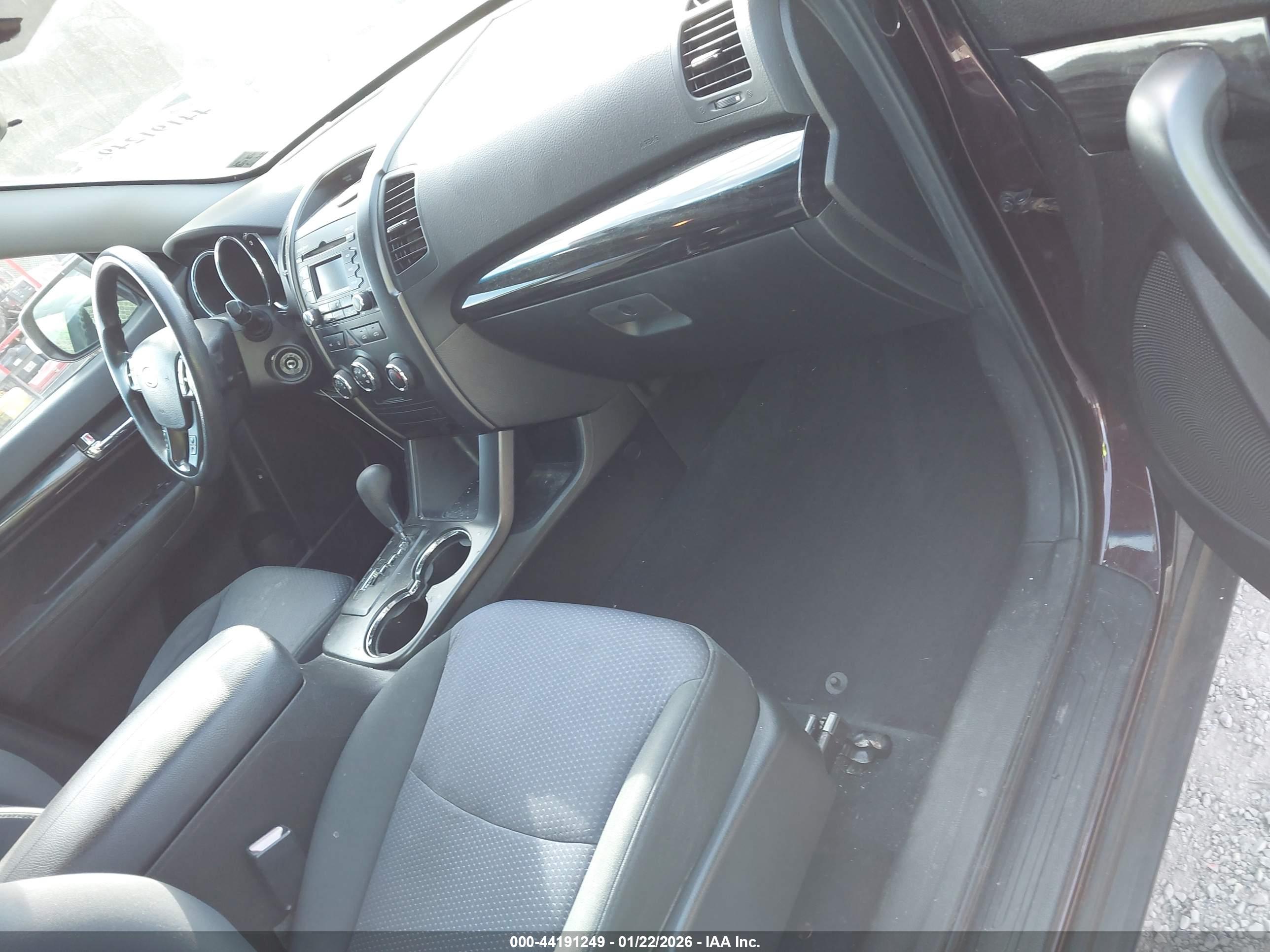 KIA SORENTO image 5