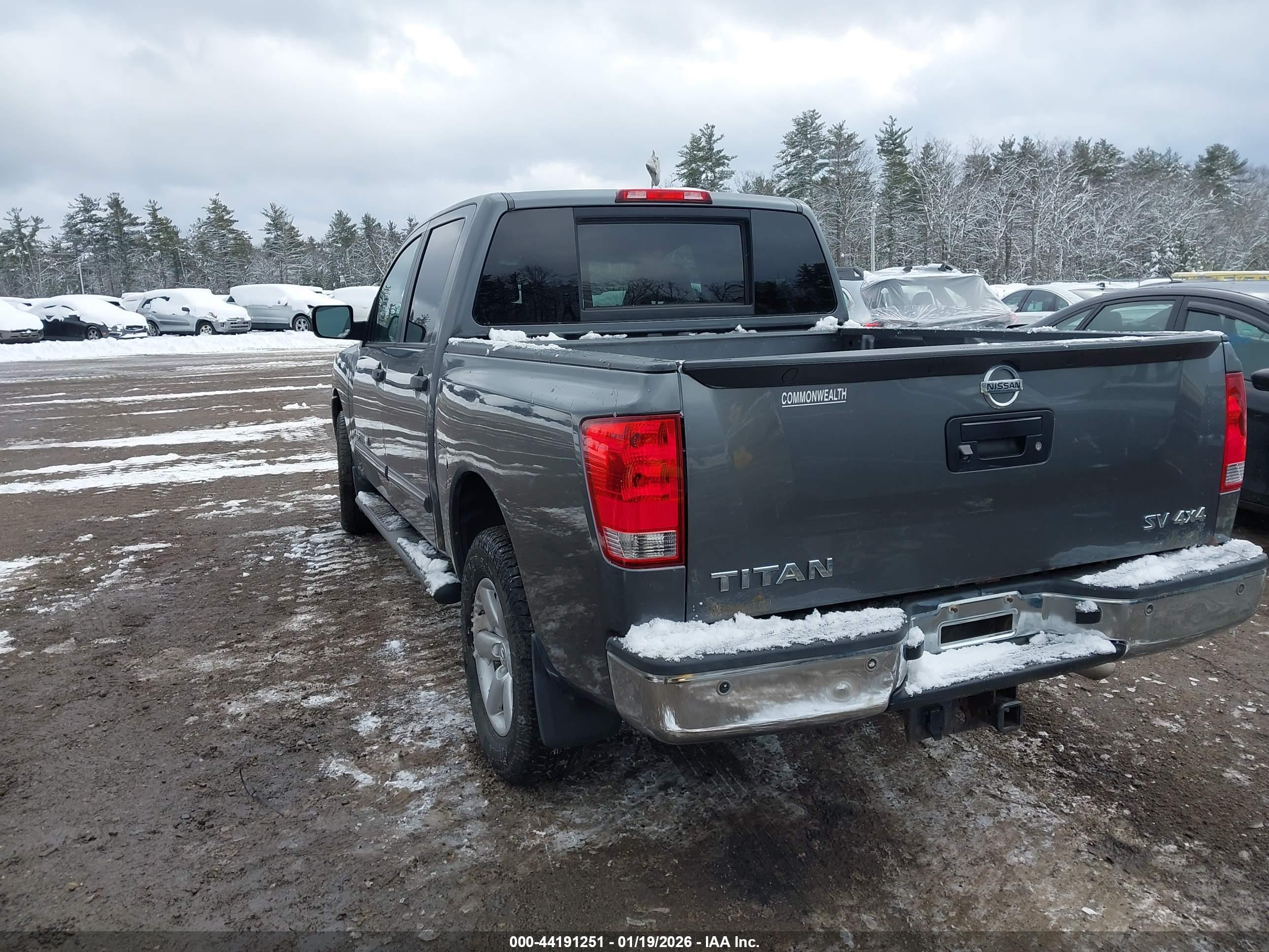 NISSAN TITAN image 3