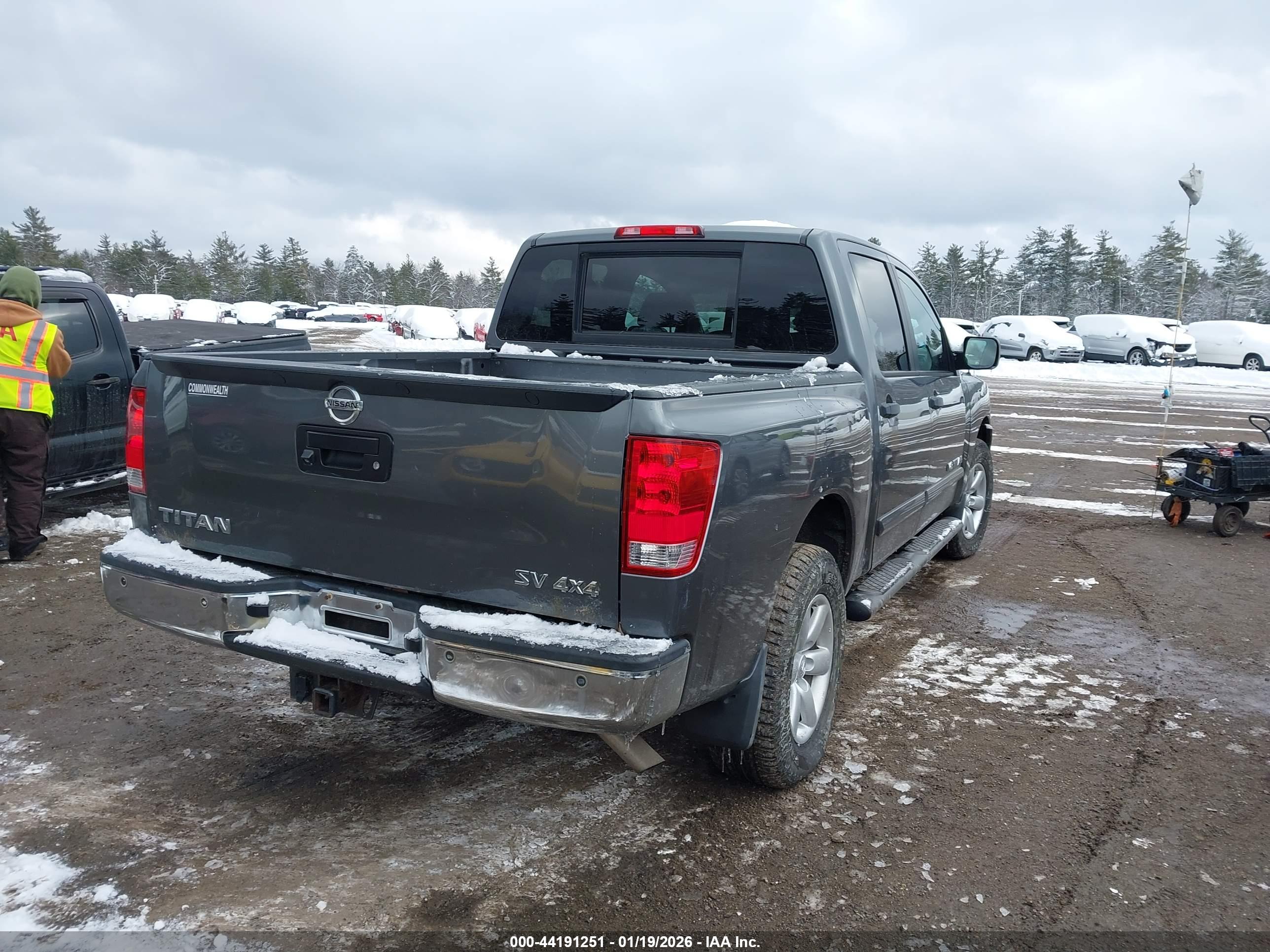 NISSAN TITAN image 4