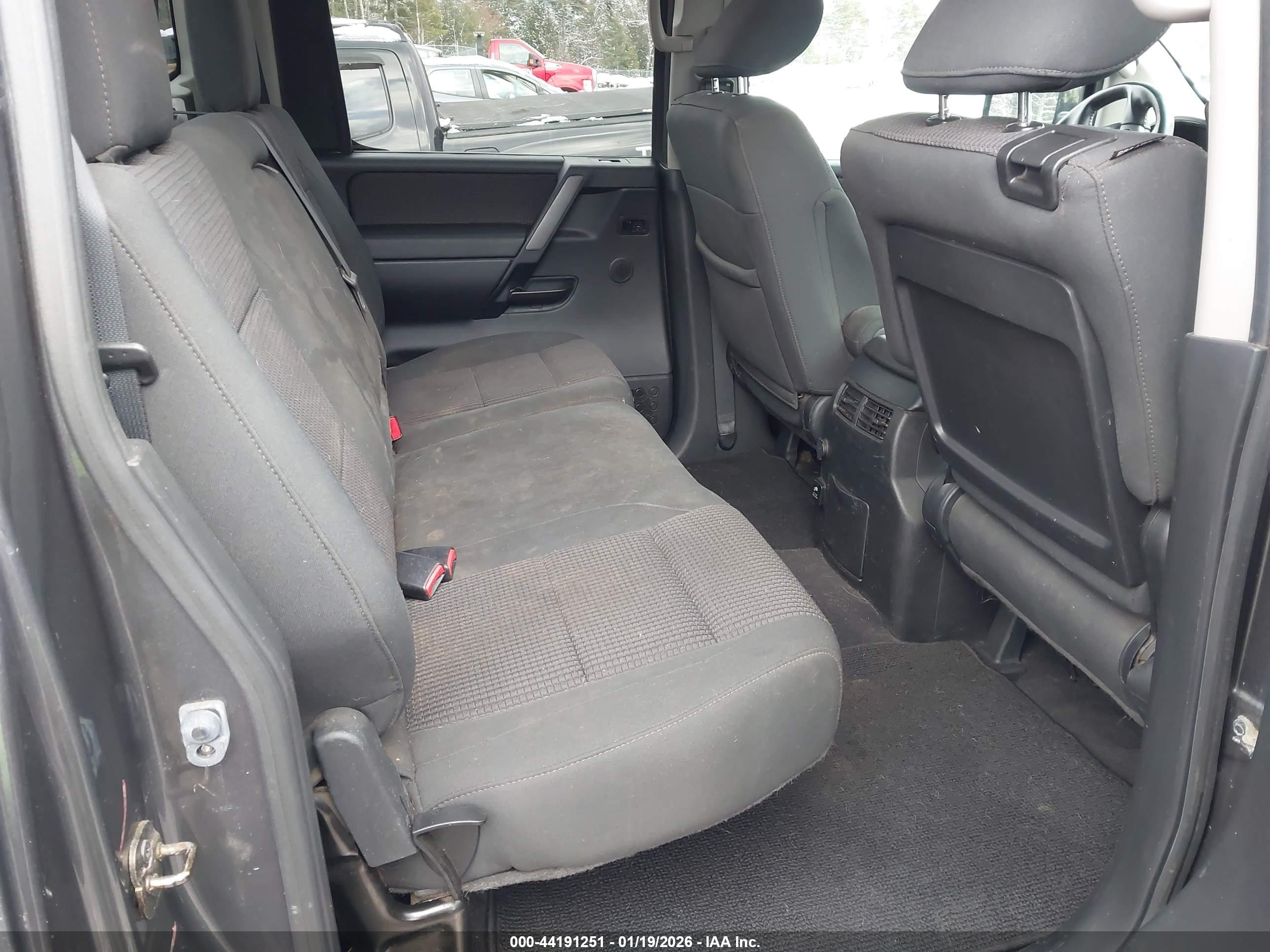 NISSAN TITAN image 8