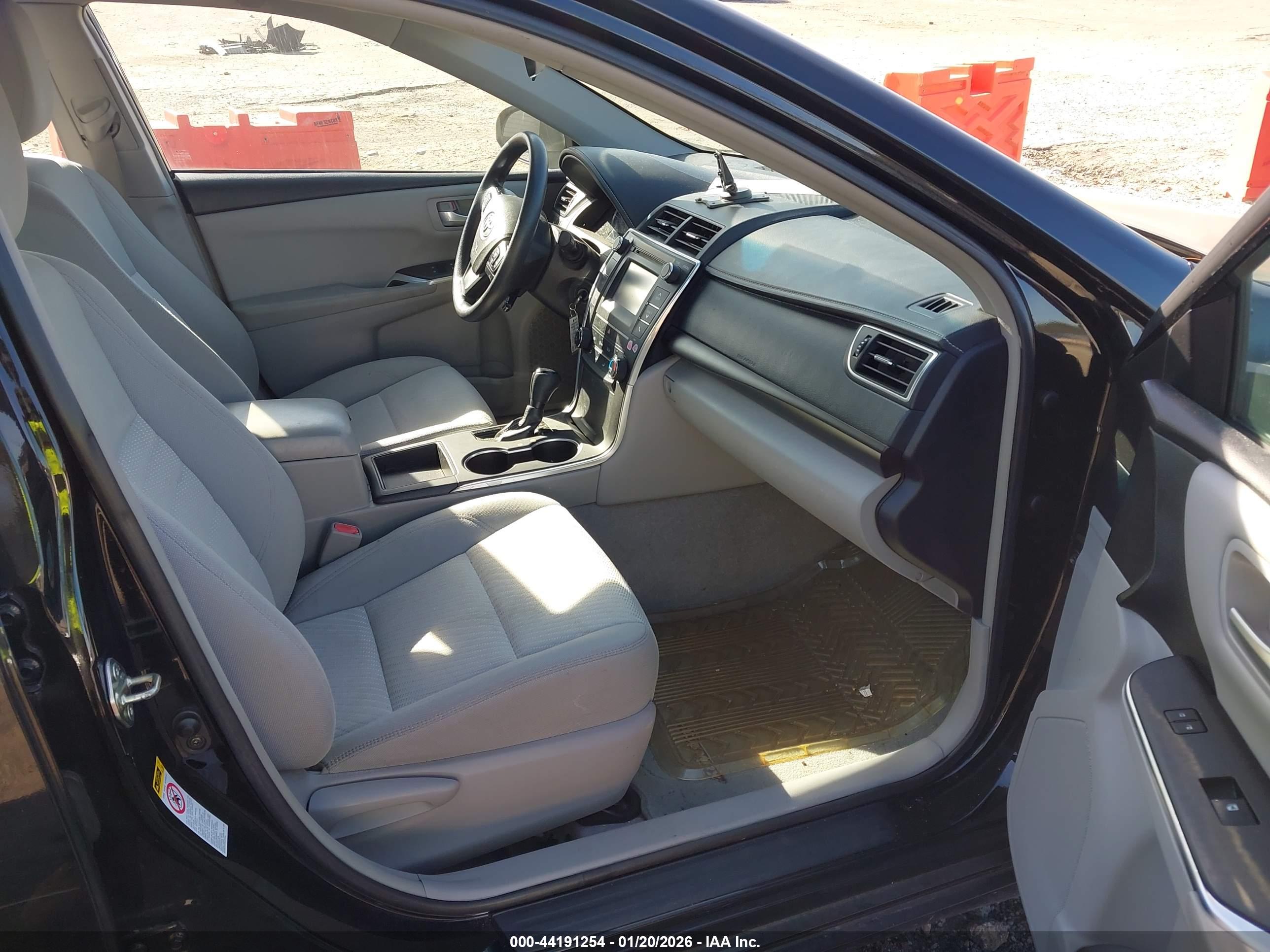TOYOTA CAMRY image 5