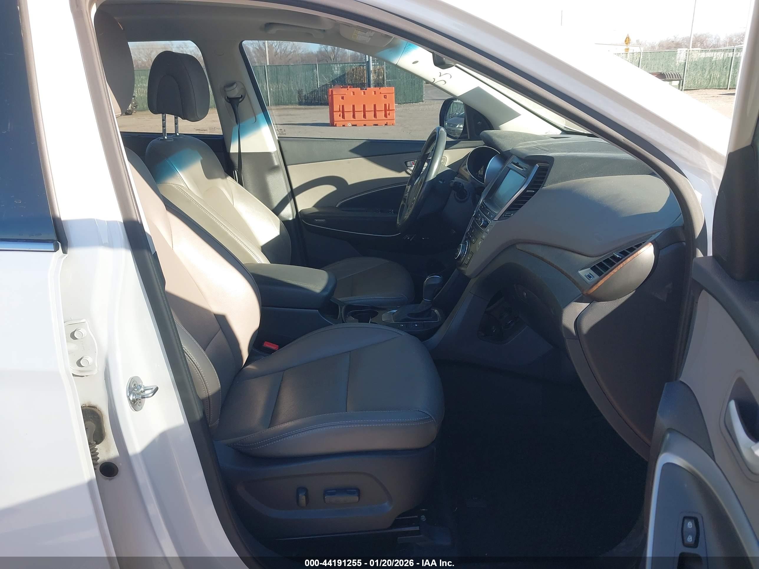 HYUNDAI SANTA image 5