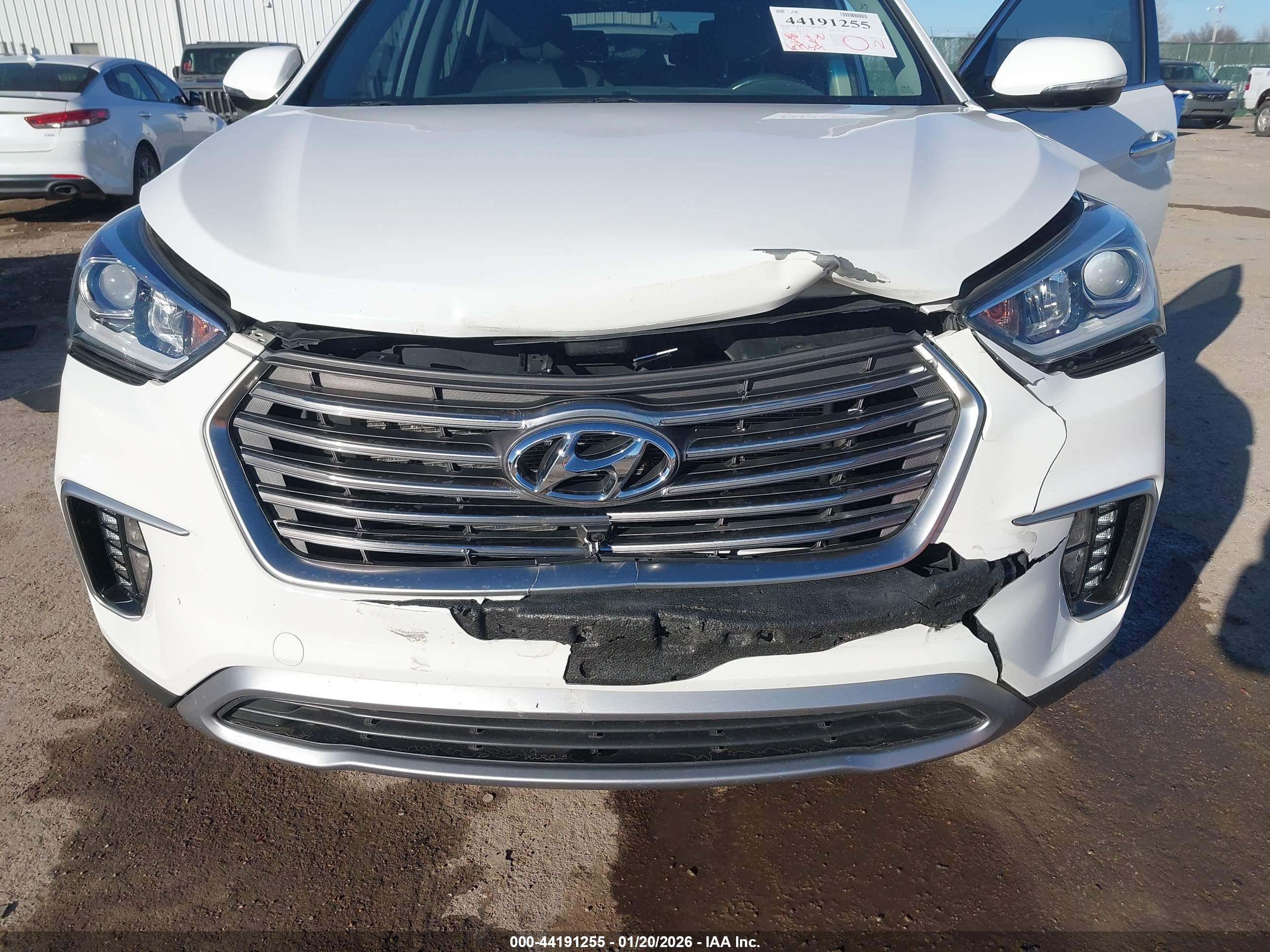 HYUNDAI SANTA image 6