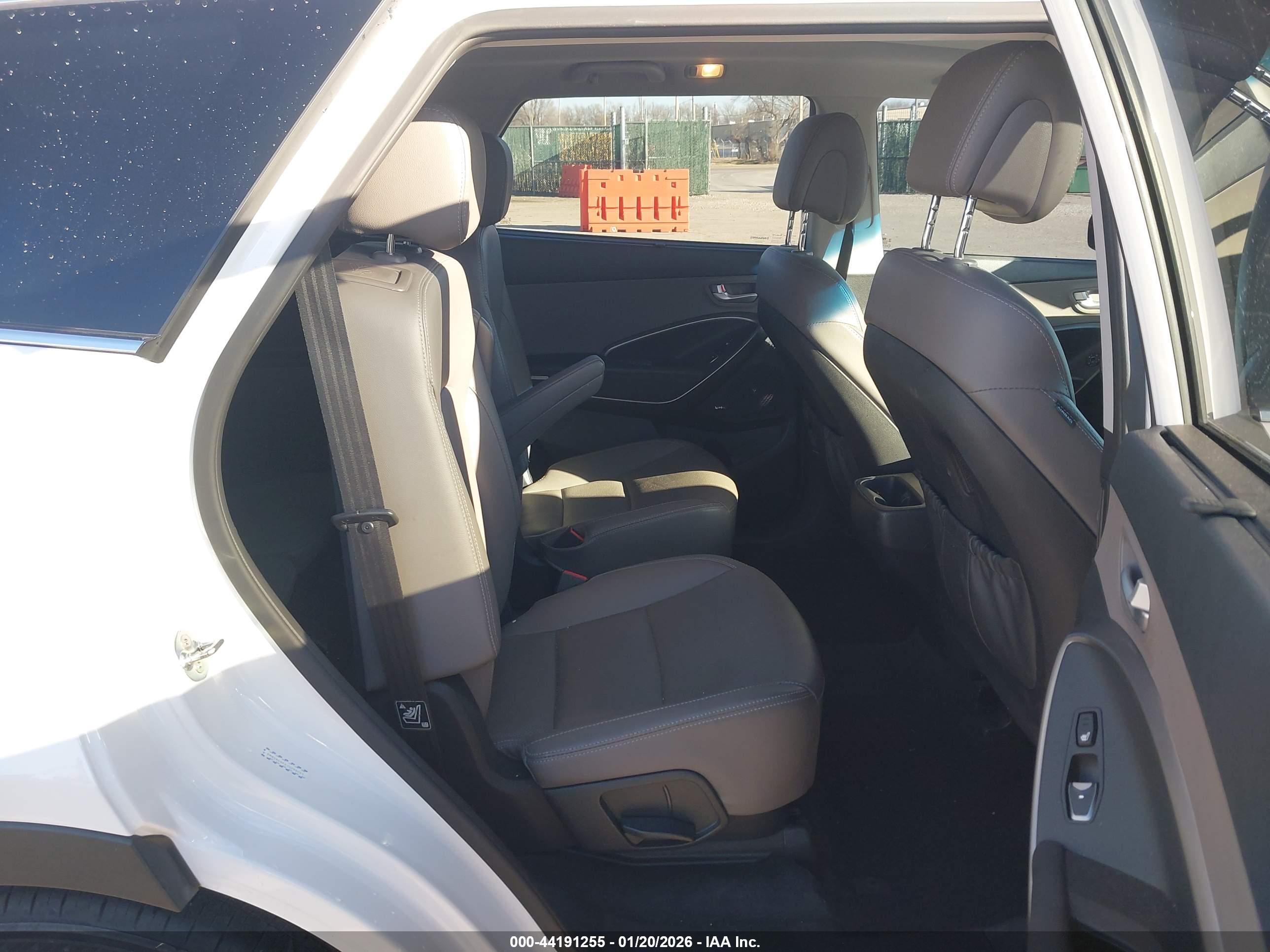 HYUNDAI SANTA image 8