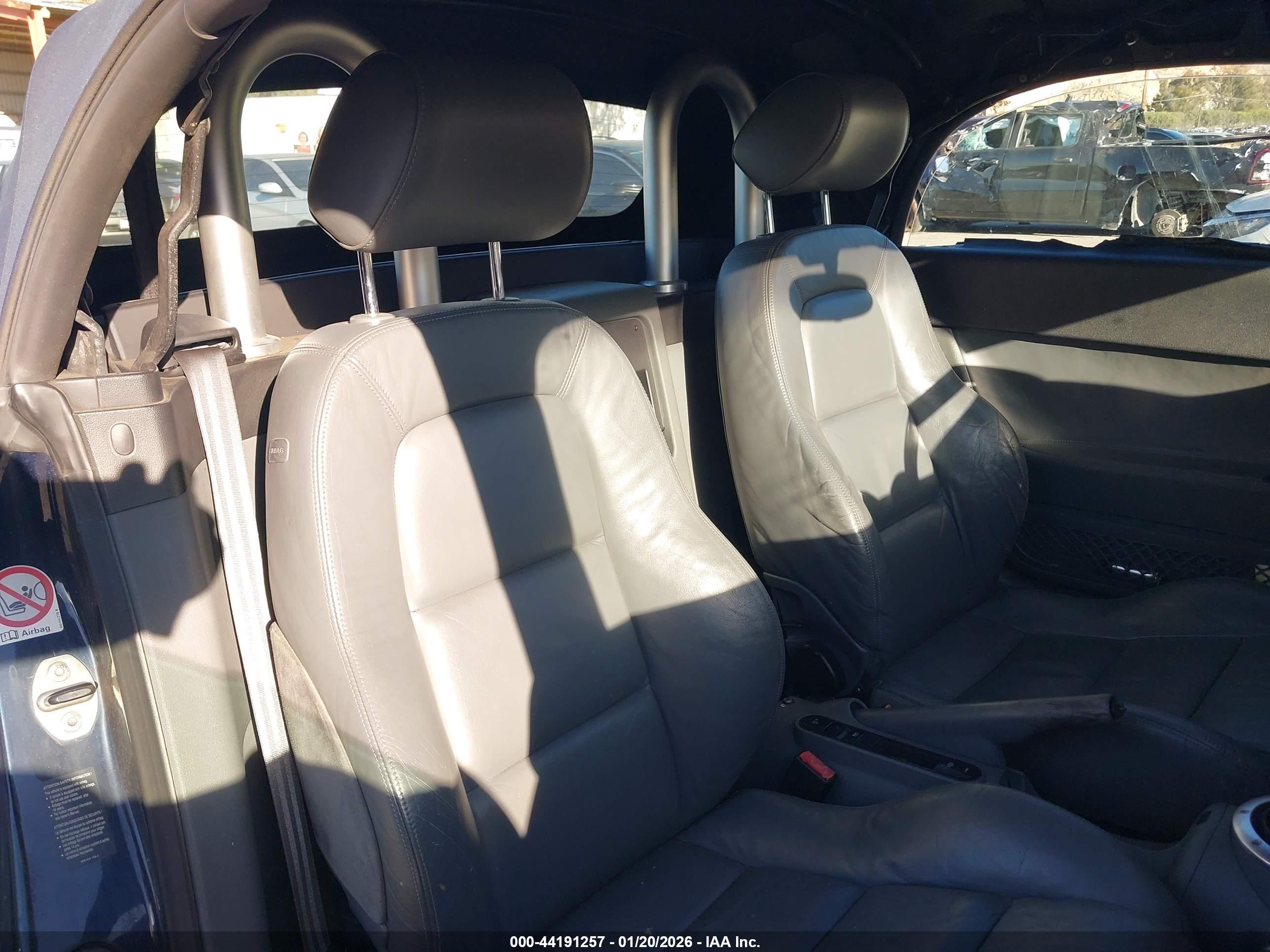 AUDI TT image 8