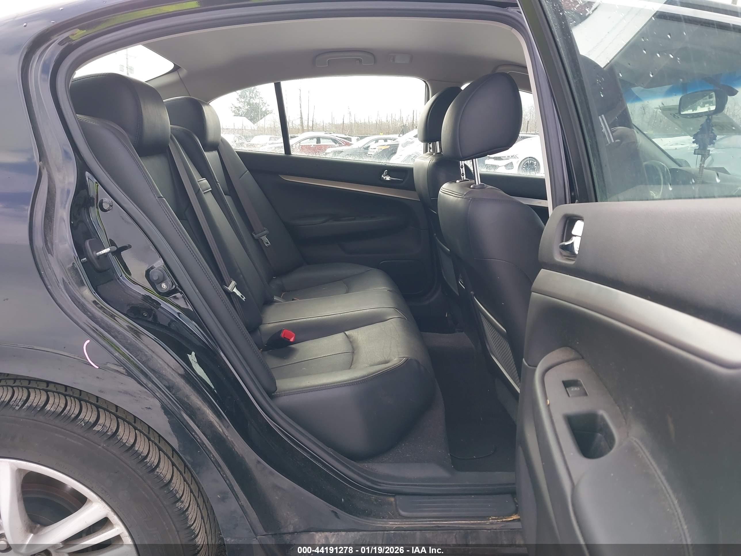 INFINITI G37X image 8