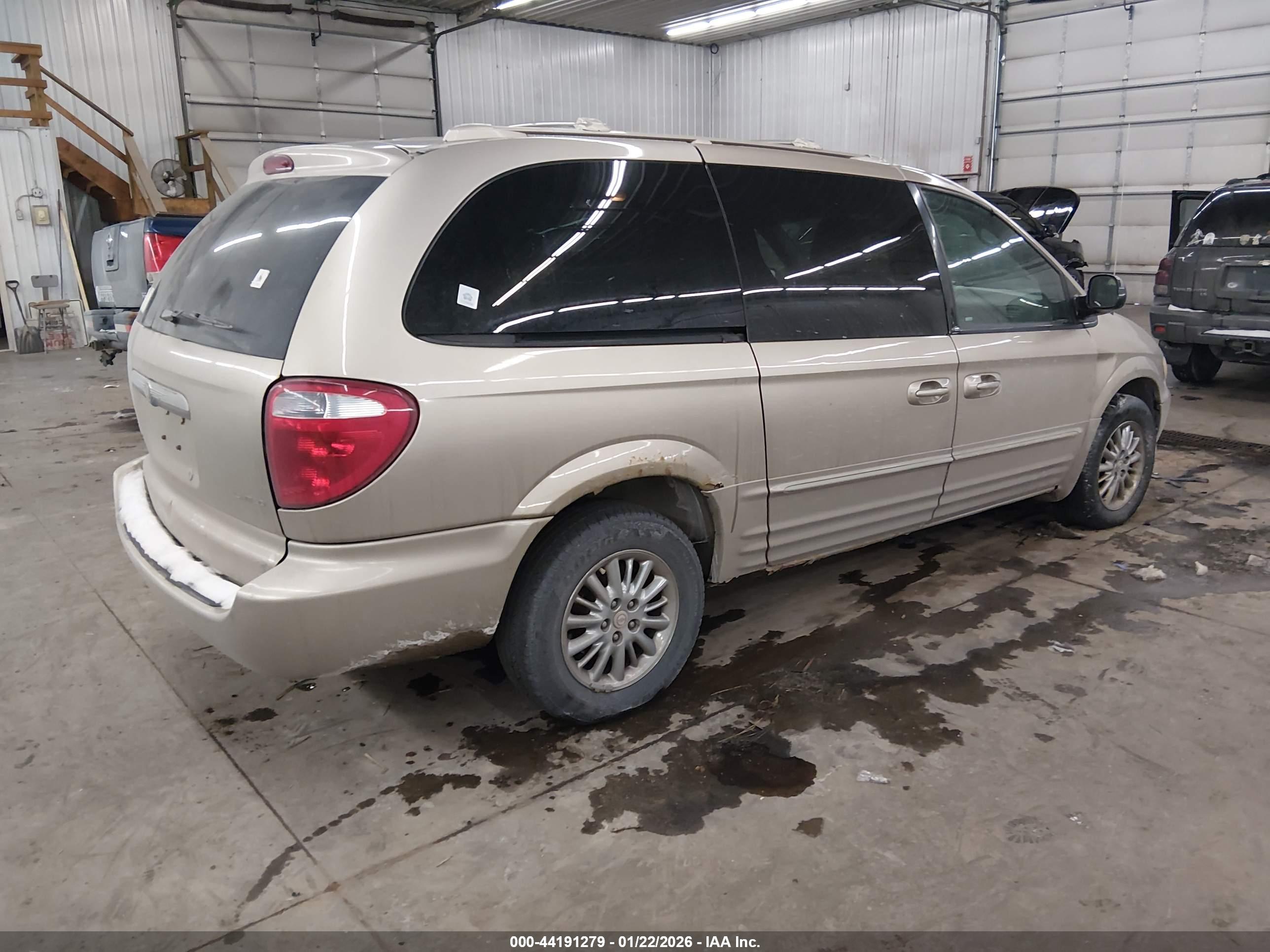 CHRYSLER TOWN image 4